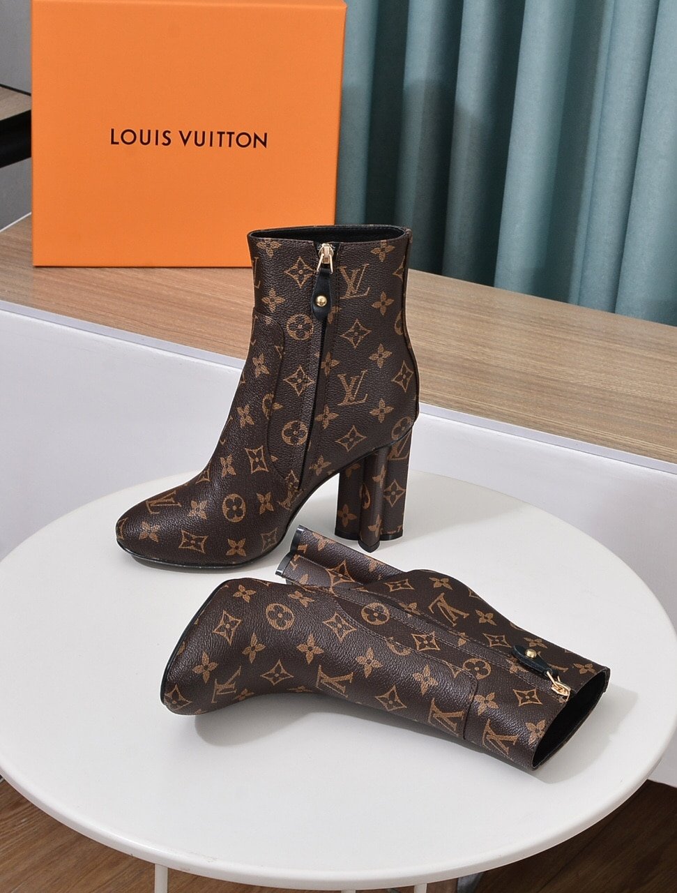 L0vis Vvtt0n Silhouette Ankle Boot Monogram Brown