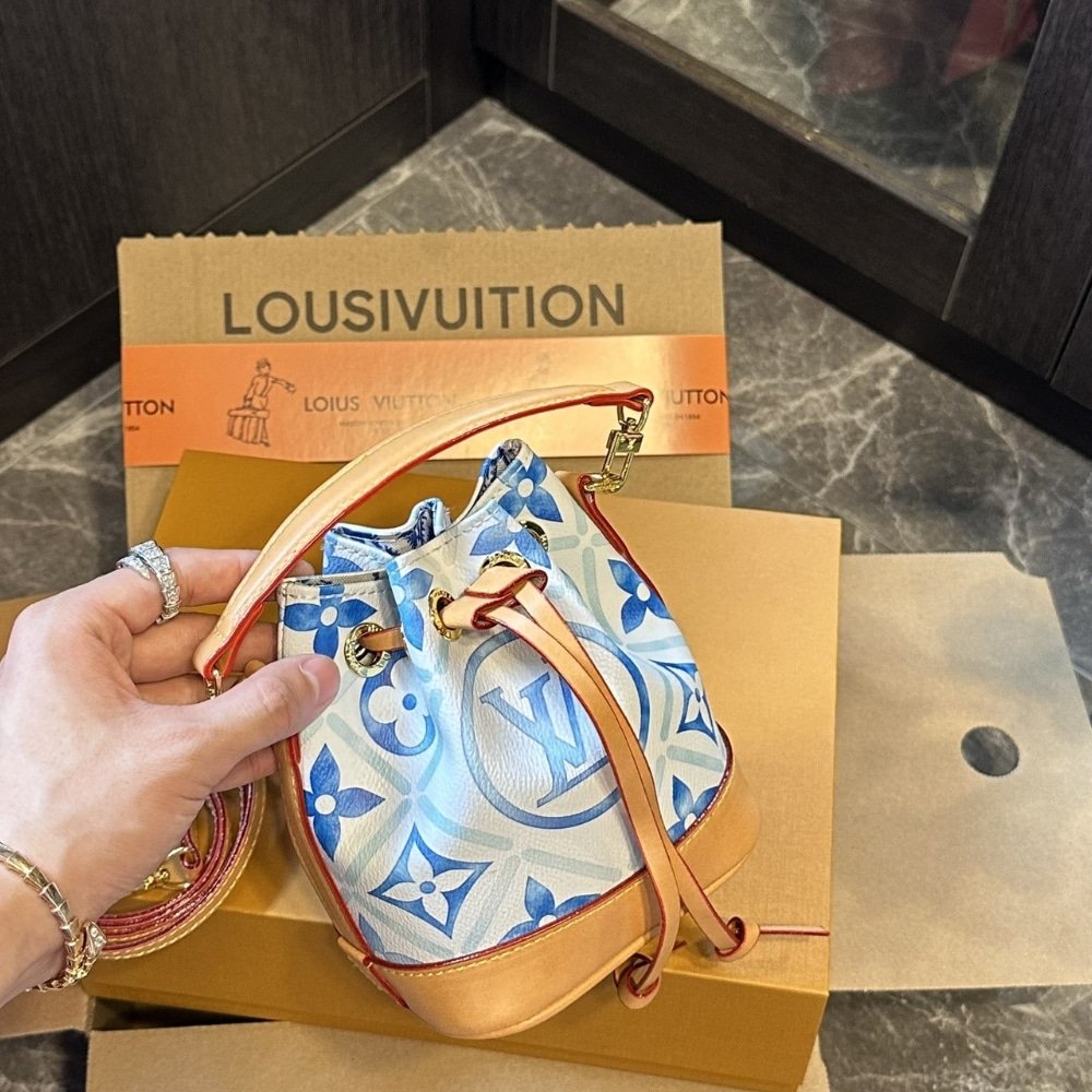 L0vis Vvtt0n Nano Noé Lagoon Blue 16Cm M83620