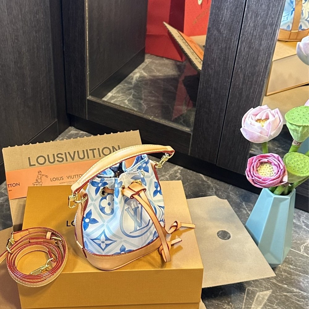 L0vis Vvtt0n Nano Noé Lagoon Blue 16Cm M83620