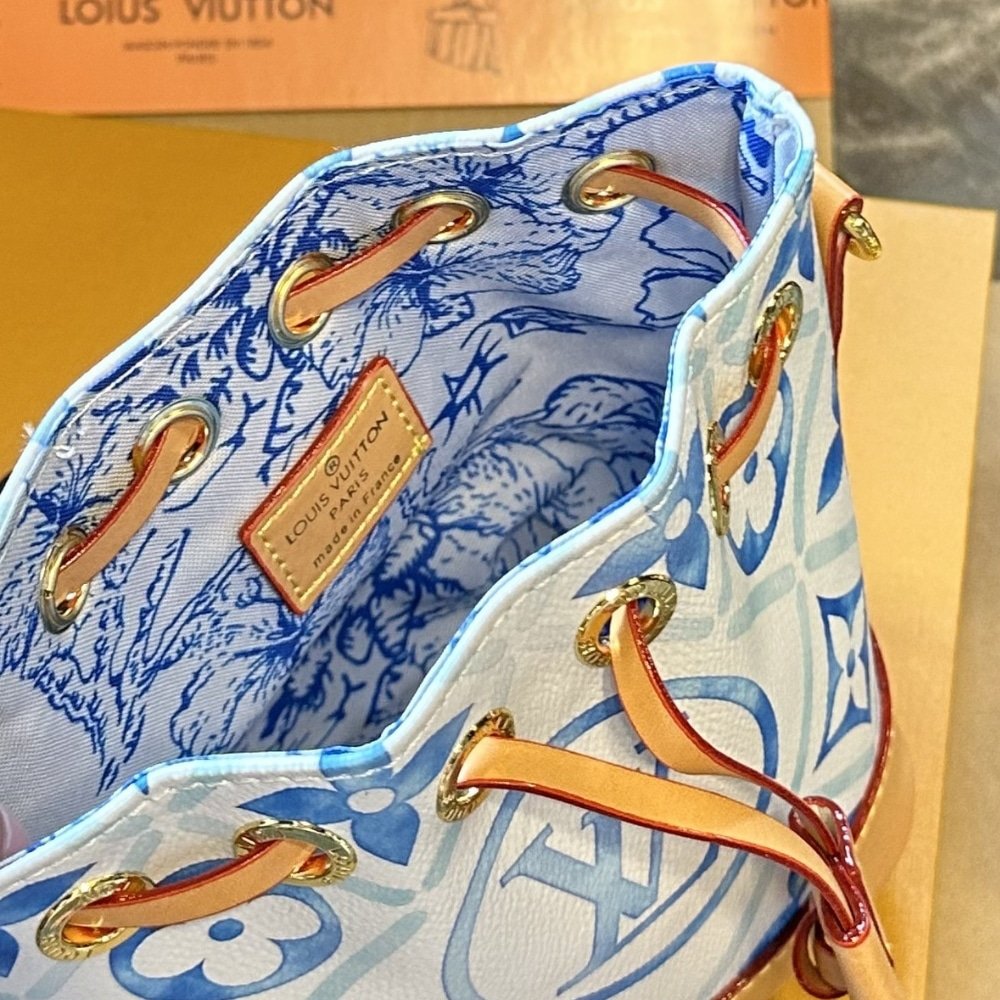 L0vis Vvtt0n Nano Noé Lagoon Blue 16Cm M83620