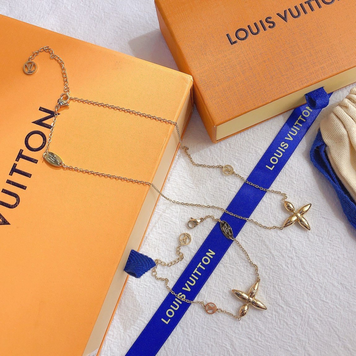 L0vis Vvtt0n L0visette Necklace Gold M00365