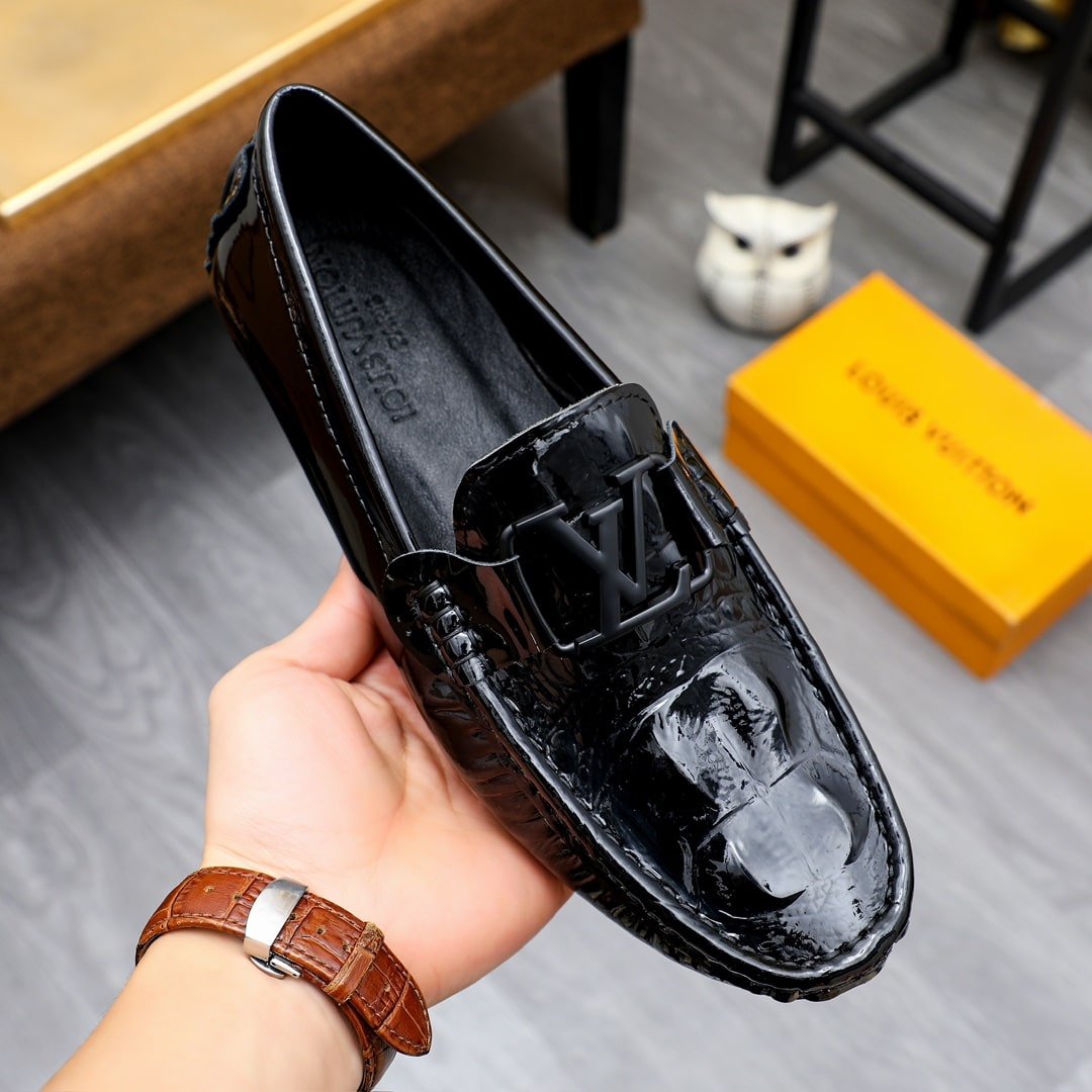 L0vis Vvtt0n Loafer Alligator Polish Leather With Lv Logo In Black