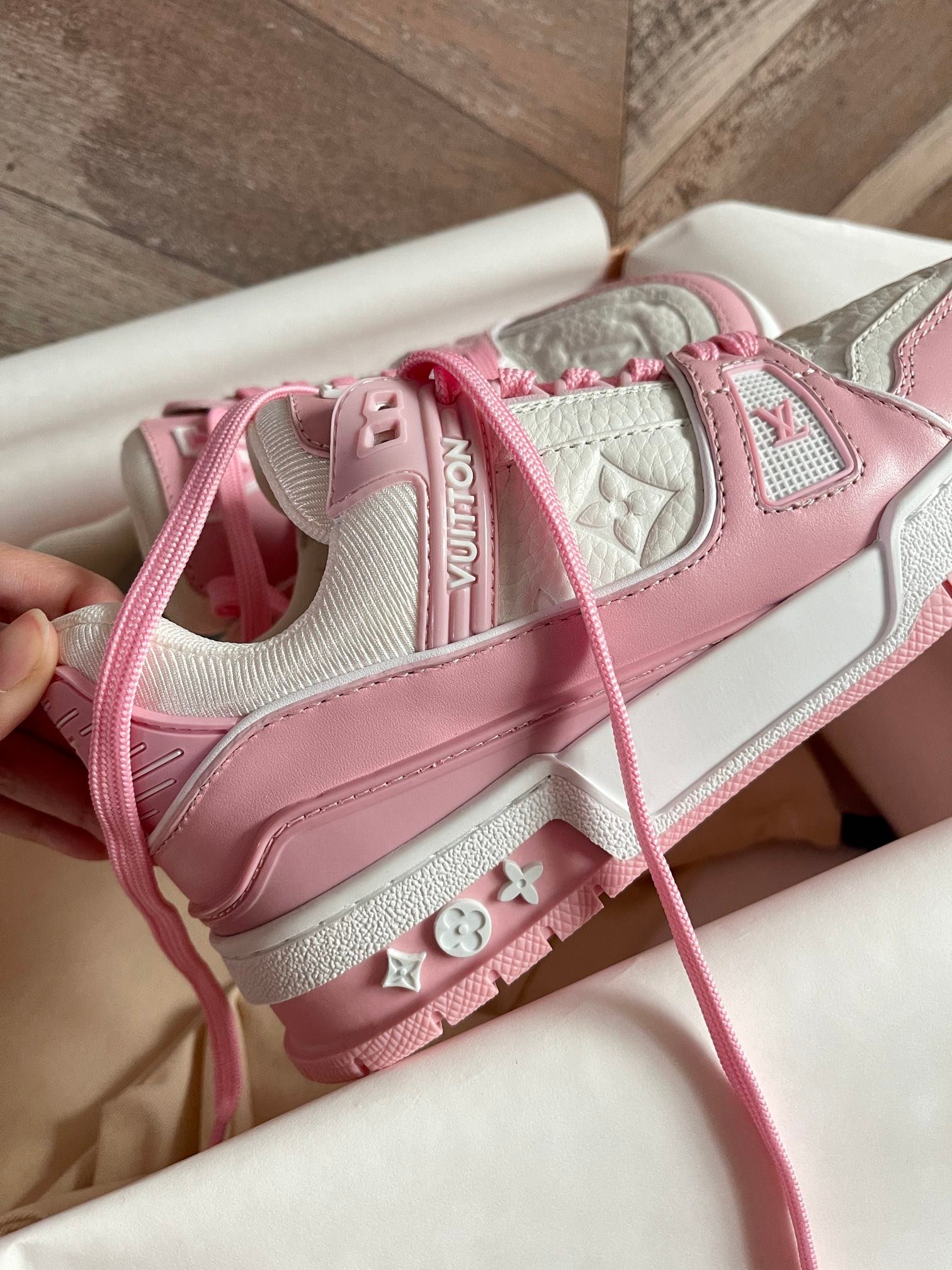 L0vis Vvtt0n Lv Trainer Sneaker Pink Rose 1Aboek