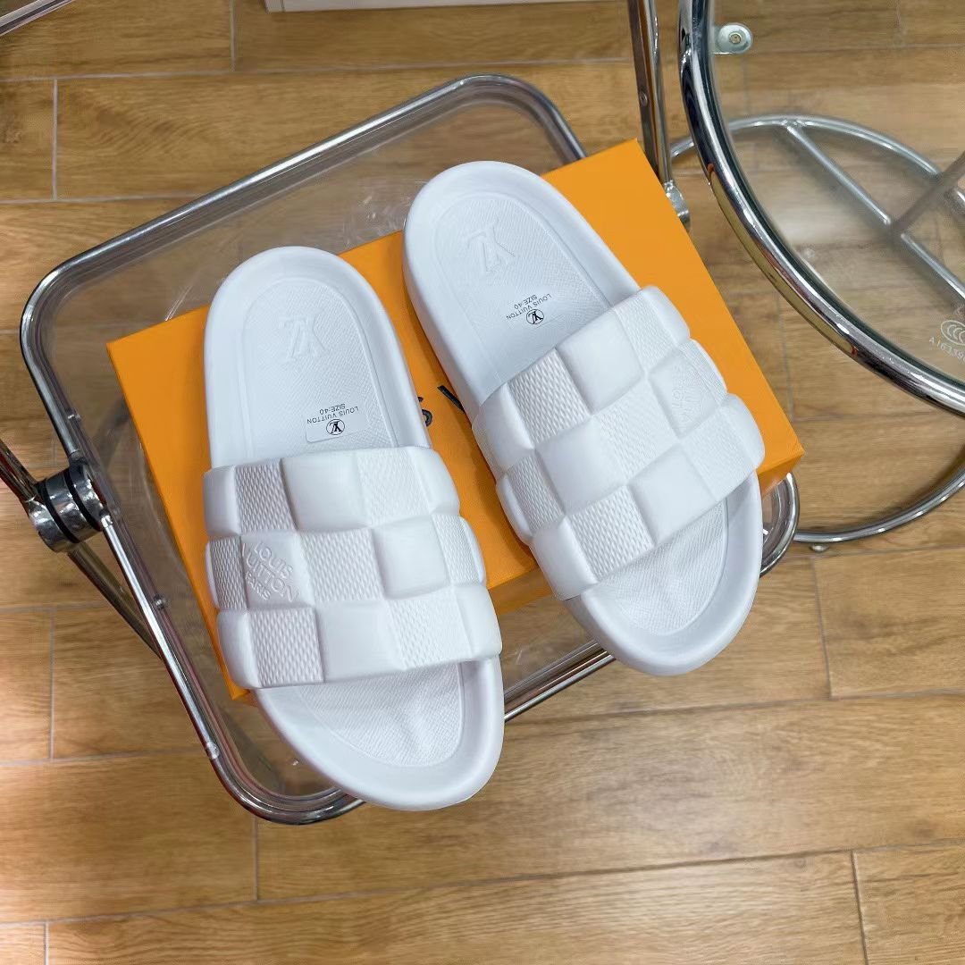 L0vis Vvtt0n Slide White