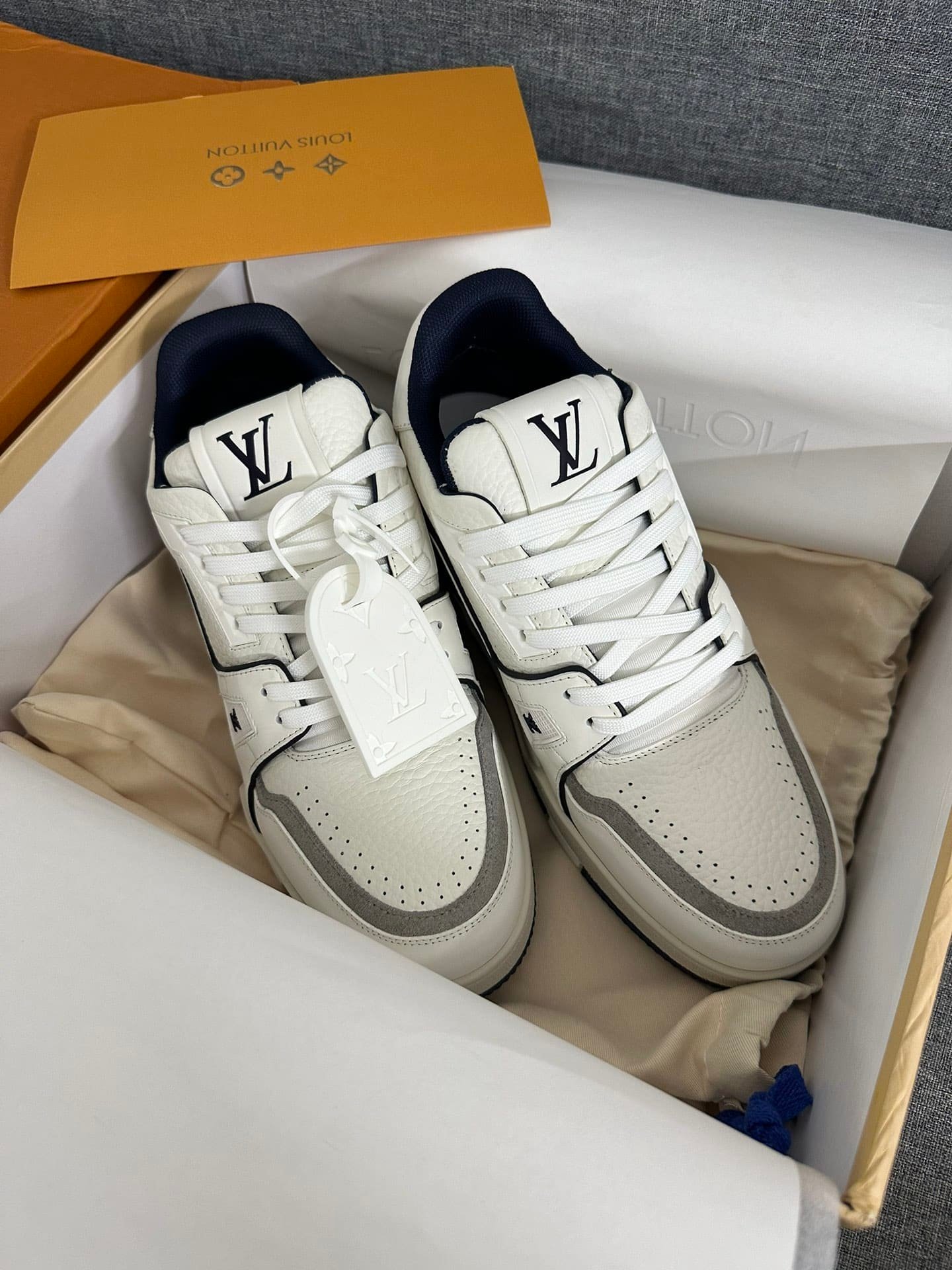 L0vis Vvtt0n Trainer 54 Signature Black