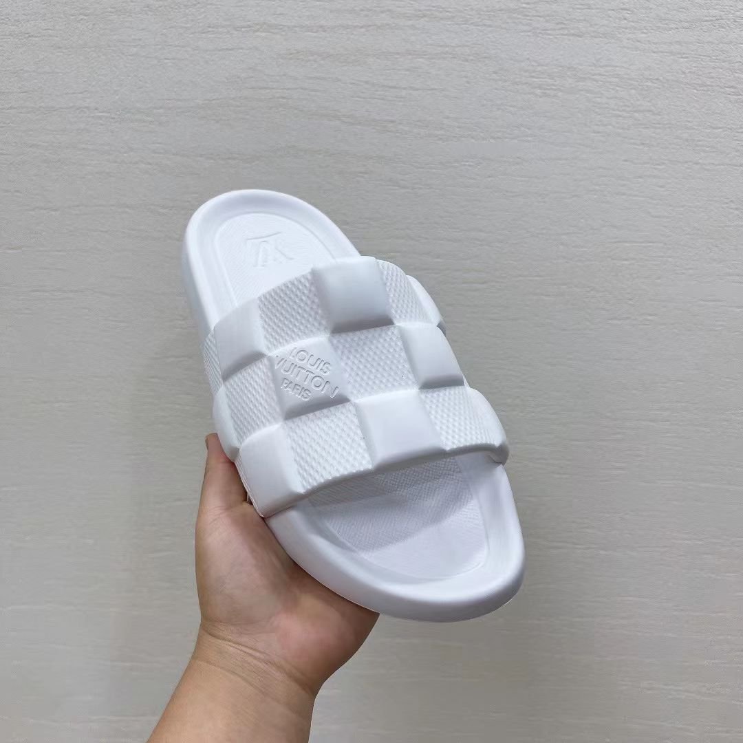 L0vis Vvtt0n Slide White