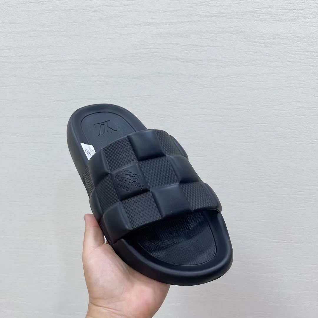 L0vis Vvtt0n Slide Black