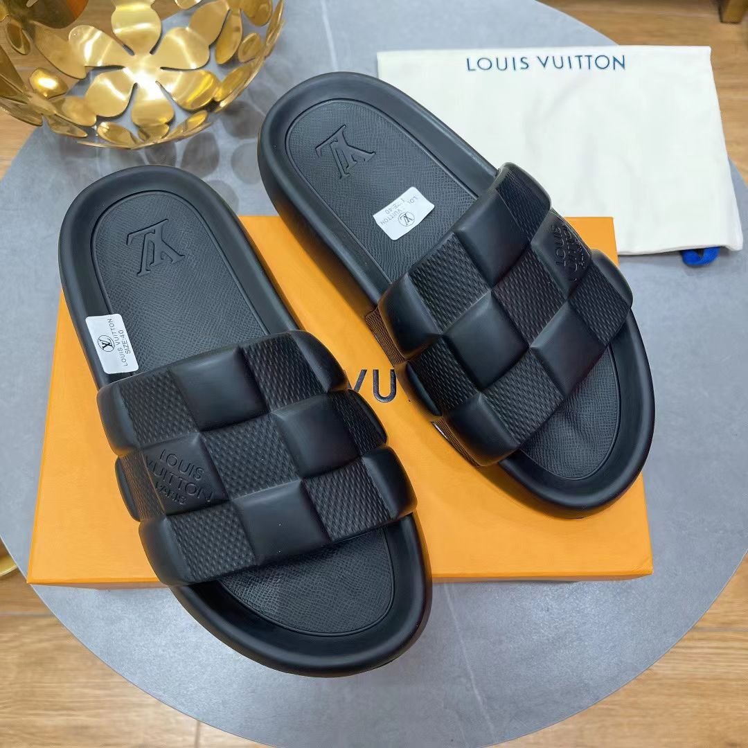 L0vis Vvtt0n Slide Black