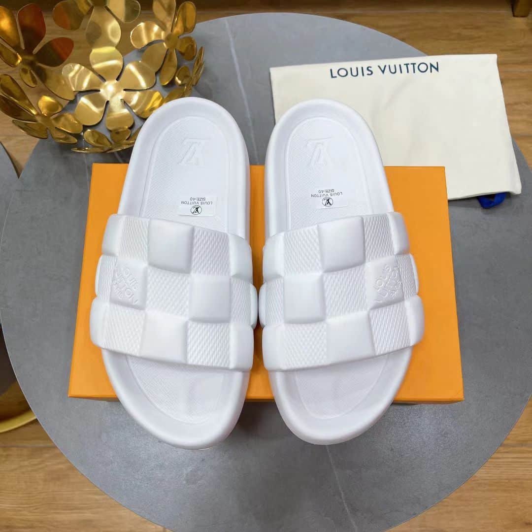 L0vis Vvtt0n Slide White