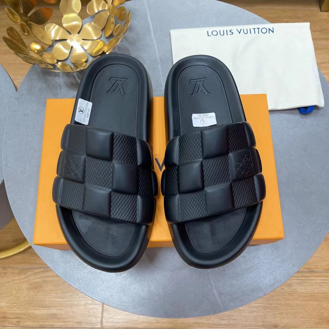 L0vis Vvtt0n Slide Black