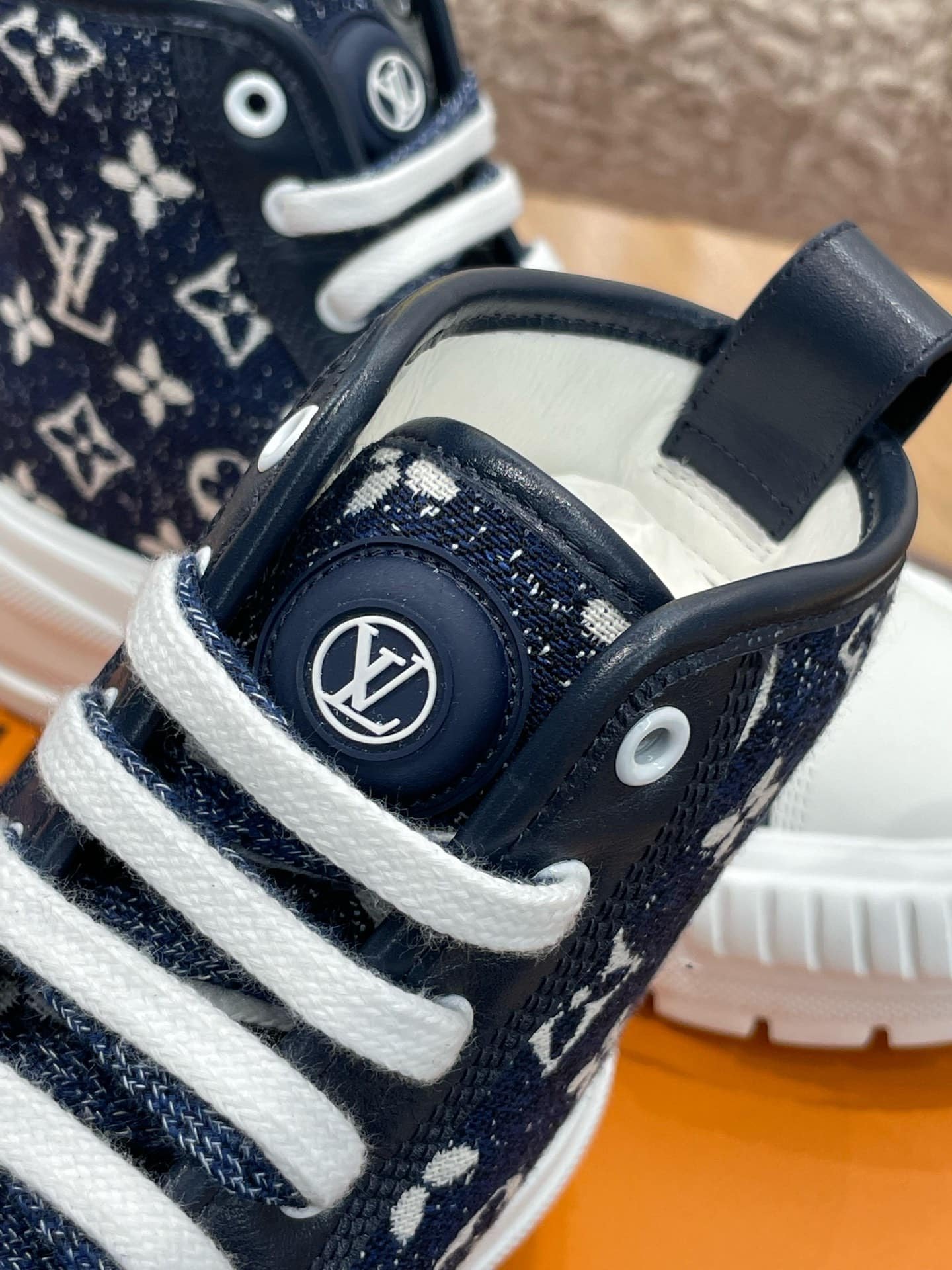 L0vis Vvtt0n Squad Sneaker Monogram Black