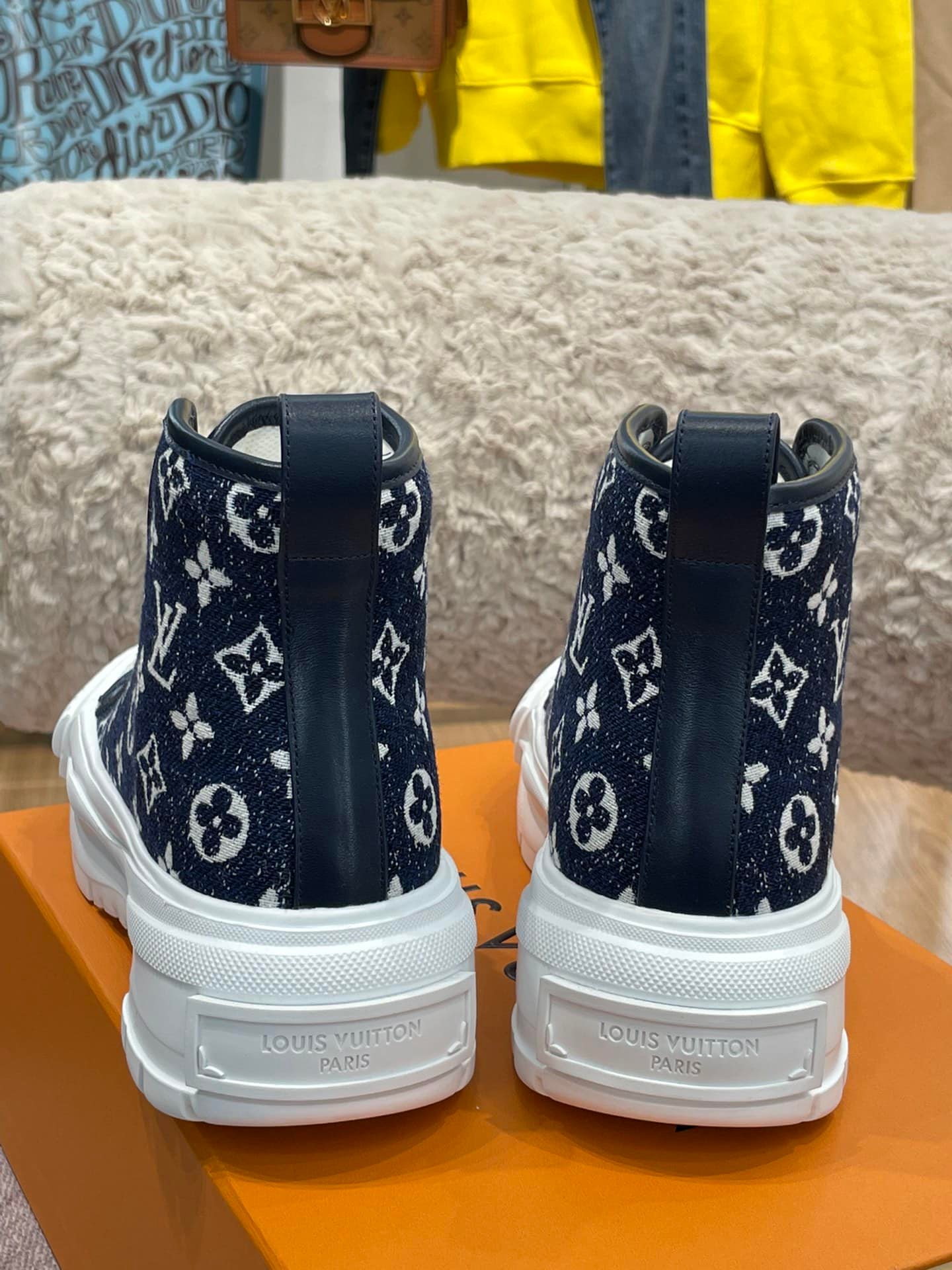 L0vis Vvtt0n Squad Sneaker Monogram Black