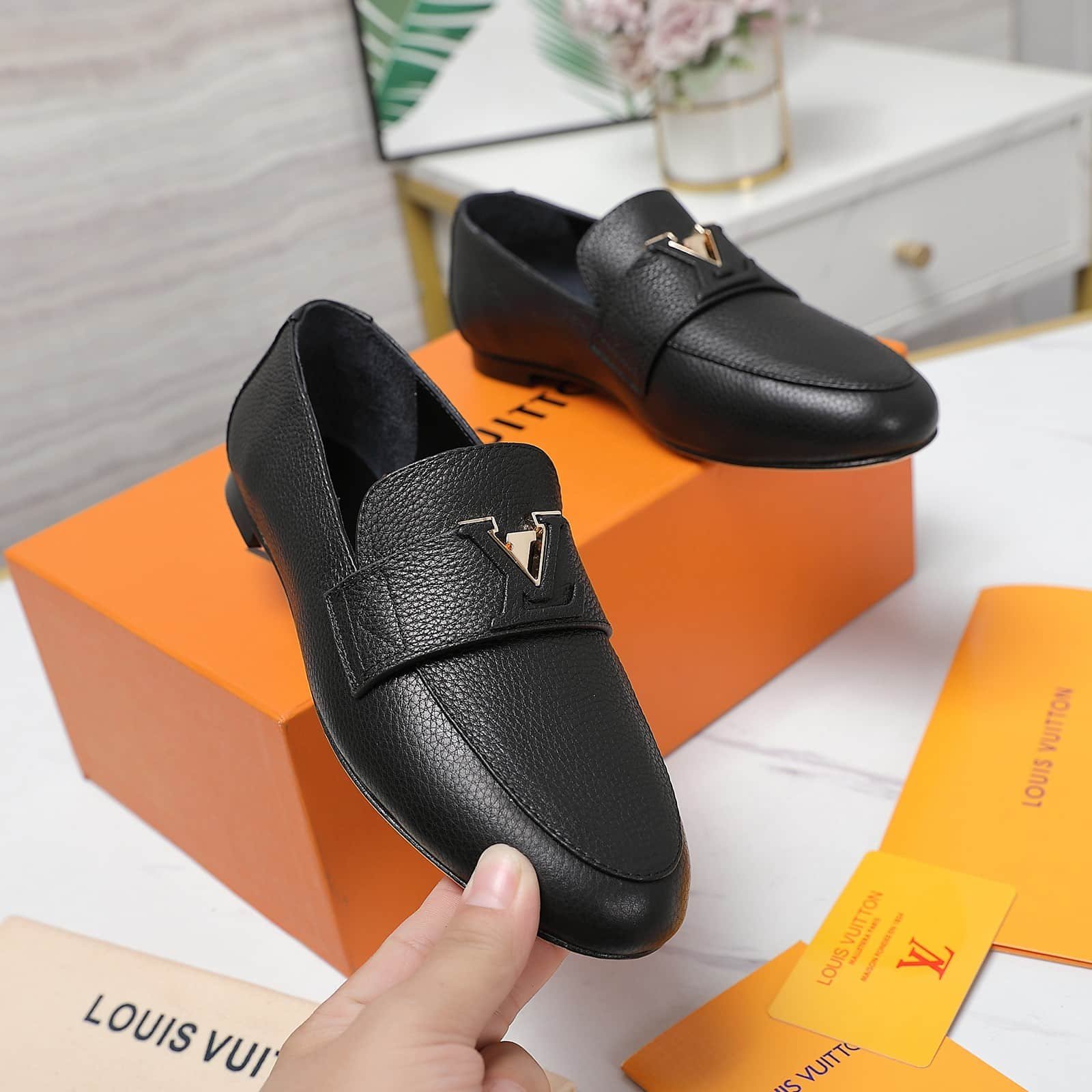L0vis Vvtt0n Lv Capri Loafer Black 1Acay0