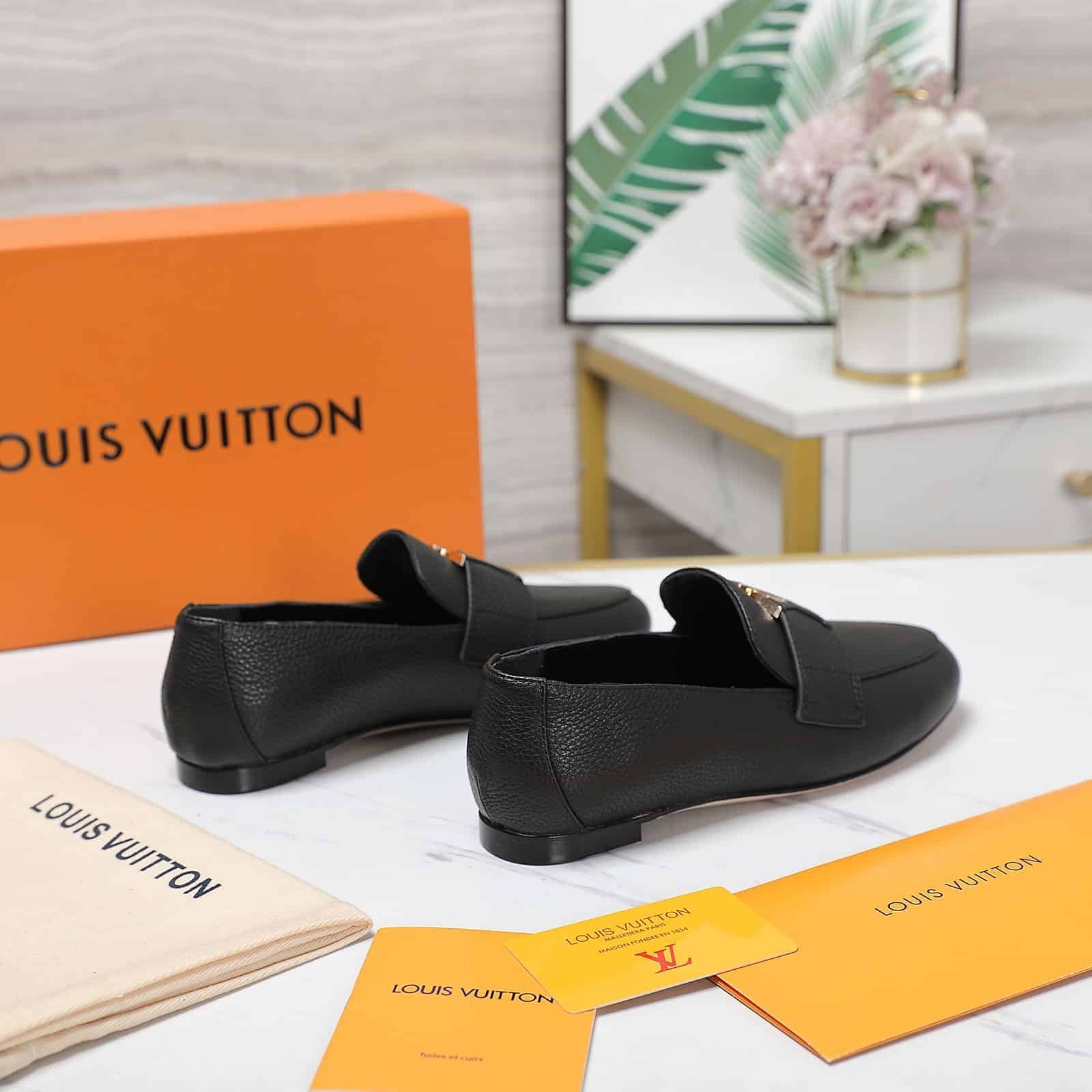 L0vis Vvtt0n Lv Capri Loafer Black 1Acay0