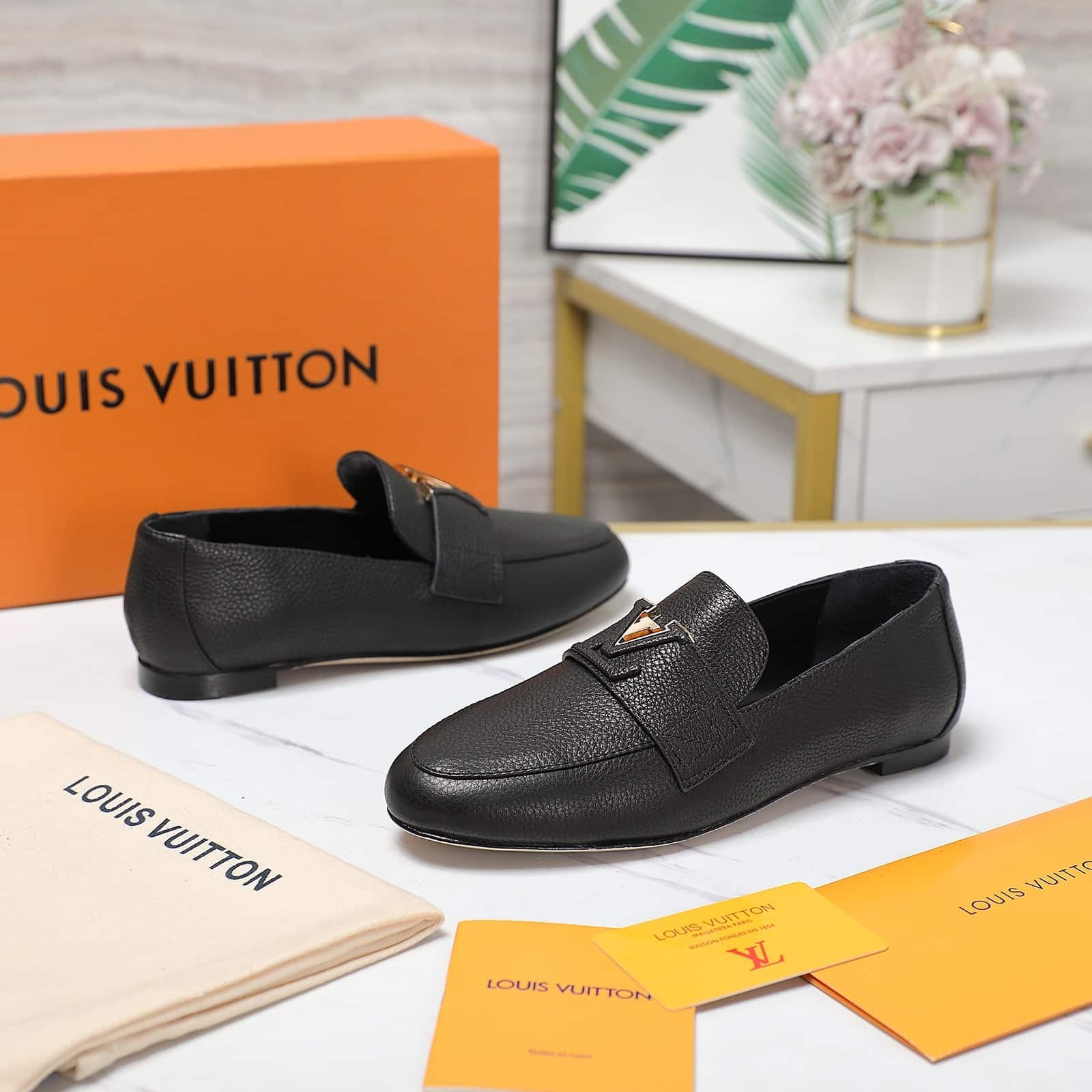 L0vis Vvtt0n Lv Capri Loafer Black 1Acay0