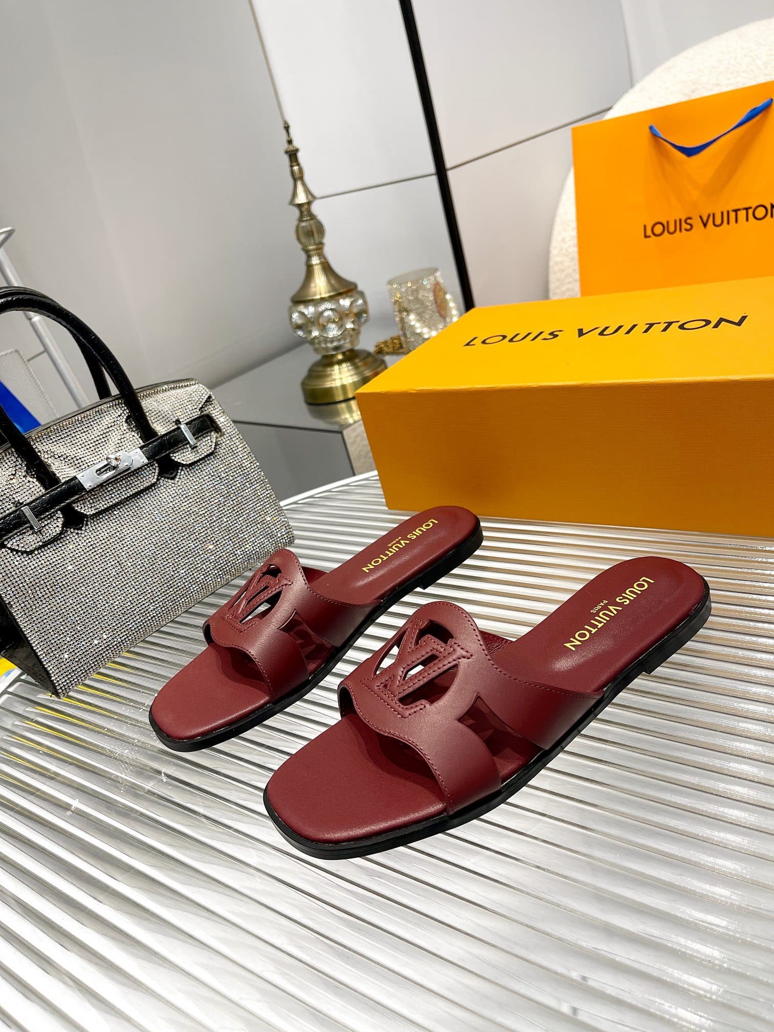 L0vis Vvtt0n Lv Isola Flat Mule Red 1Abp2W