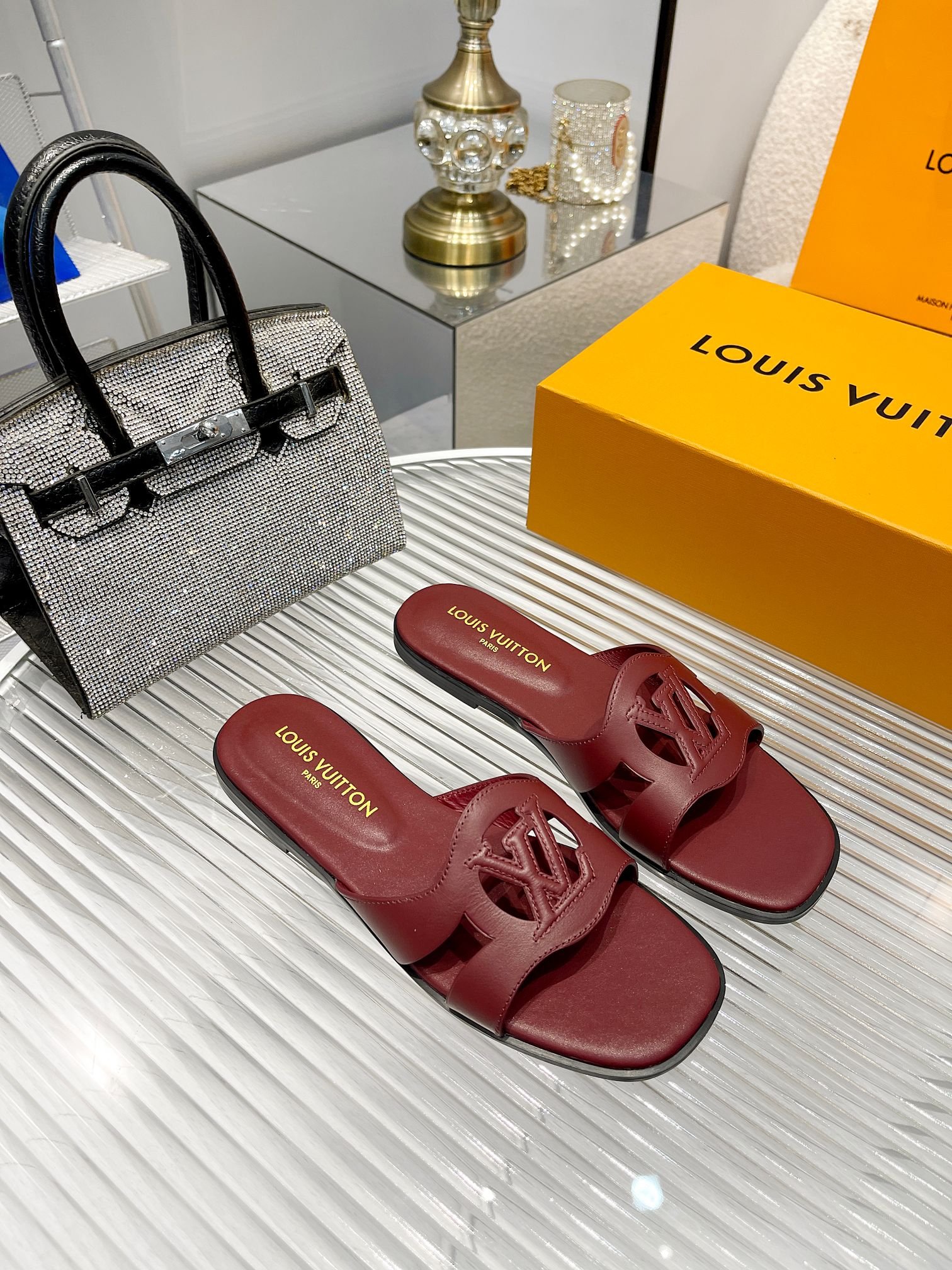 L0vis Vvtt0n Lv Isola Flat Mule Red 1Abp2W