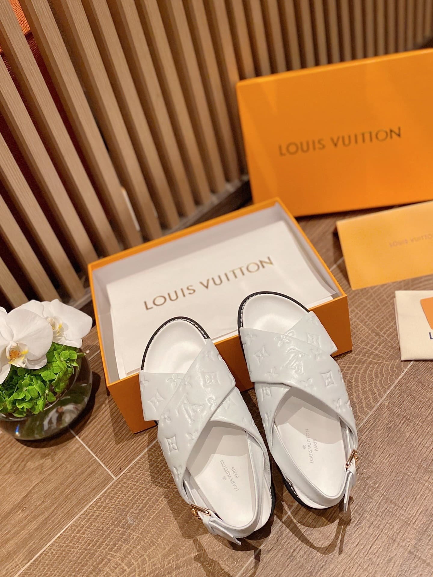 L0vis Vvtt0n Monogram Embossed Paseo Flat Comfort Sandals White
