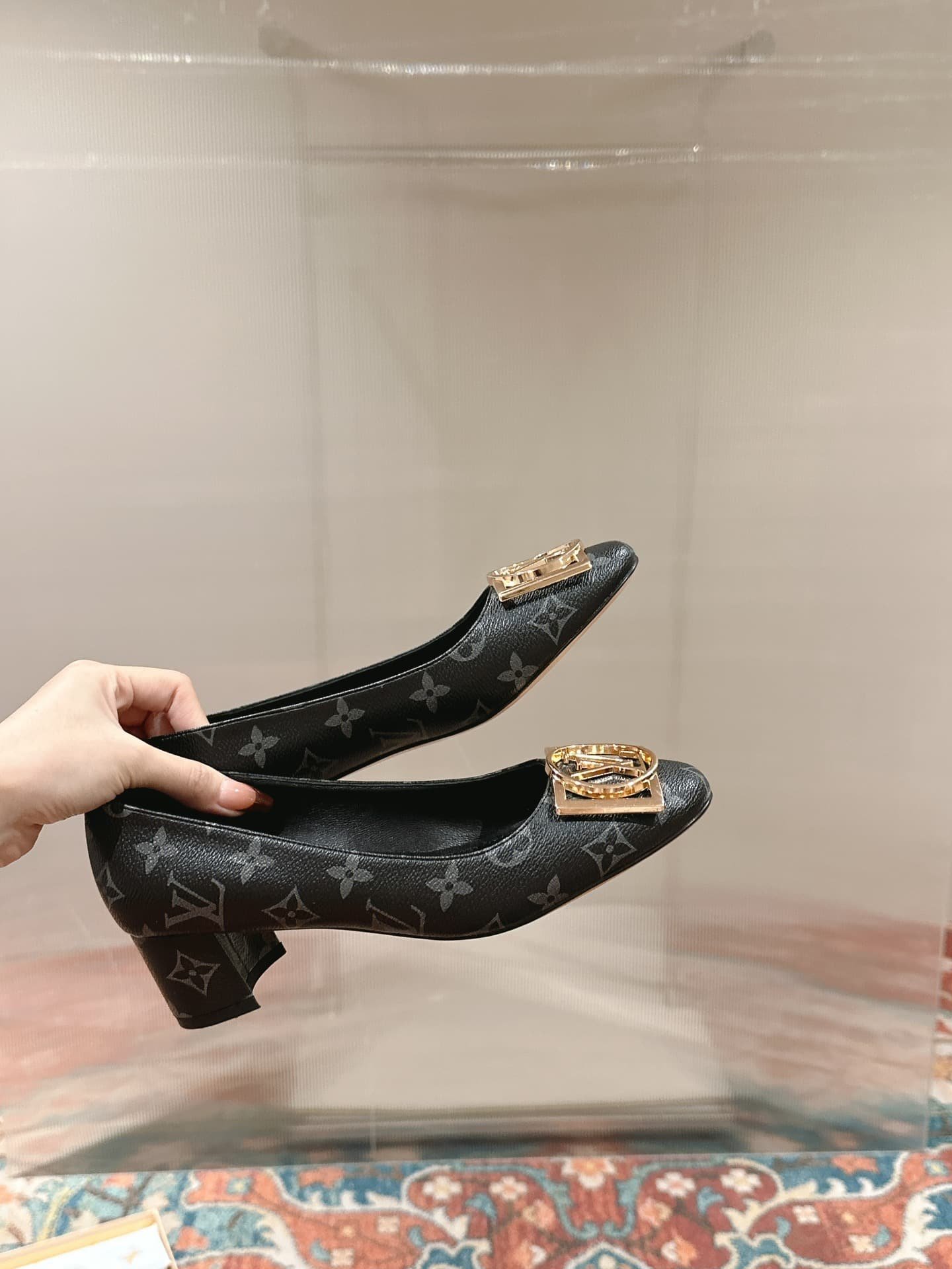 L0vis Vvtt0n Madeleine Pumps Monogram Black