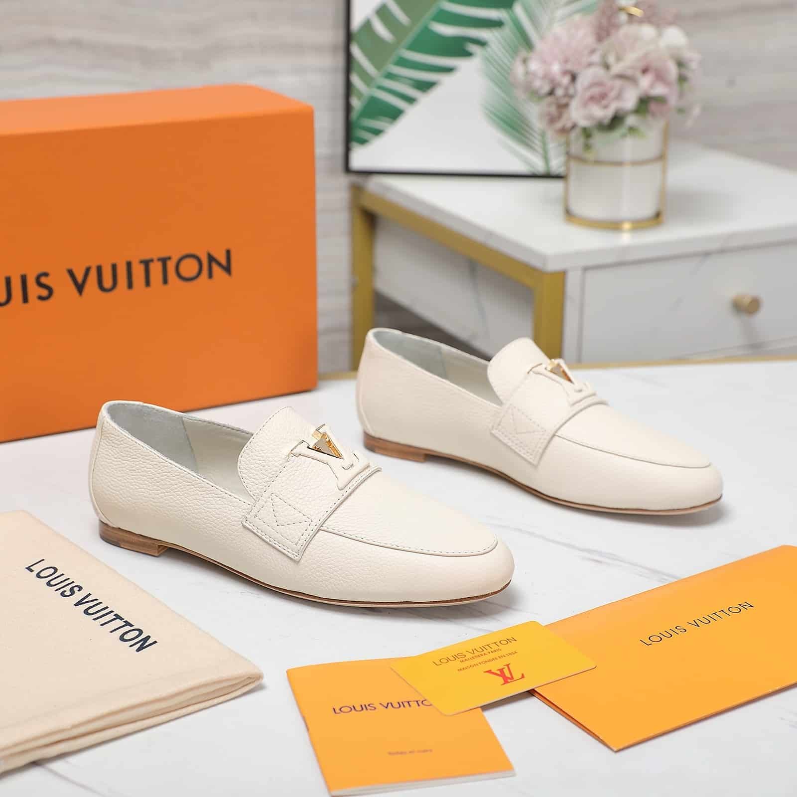 L0vis Vvtt0n Lv Capri Loafer White