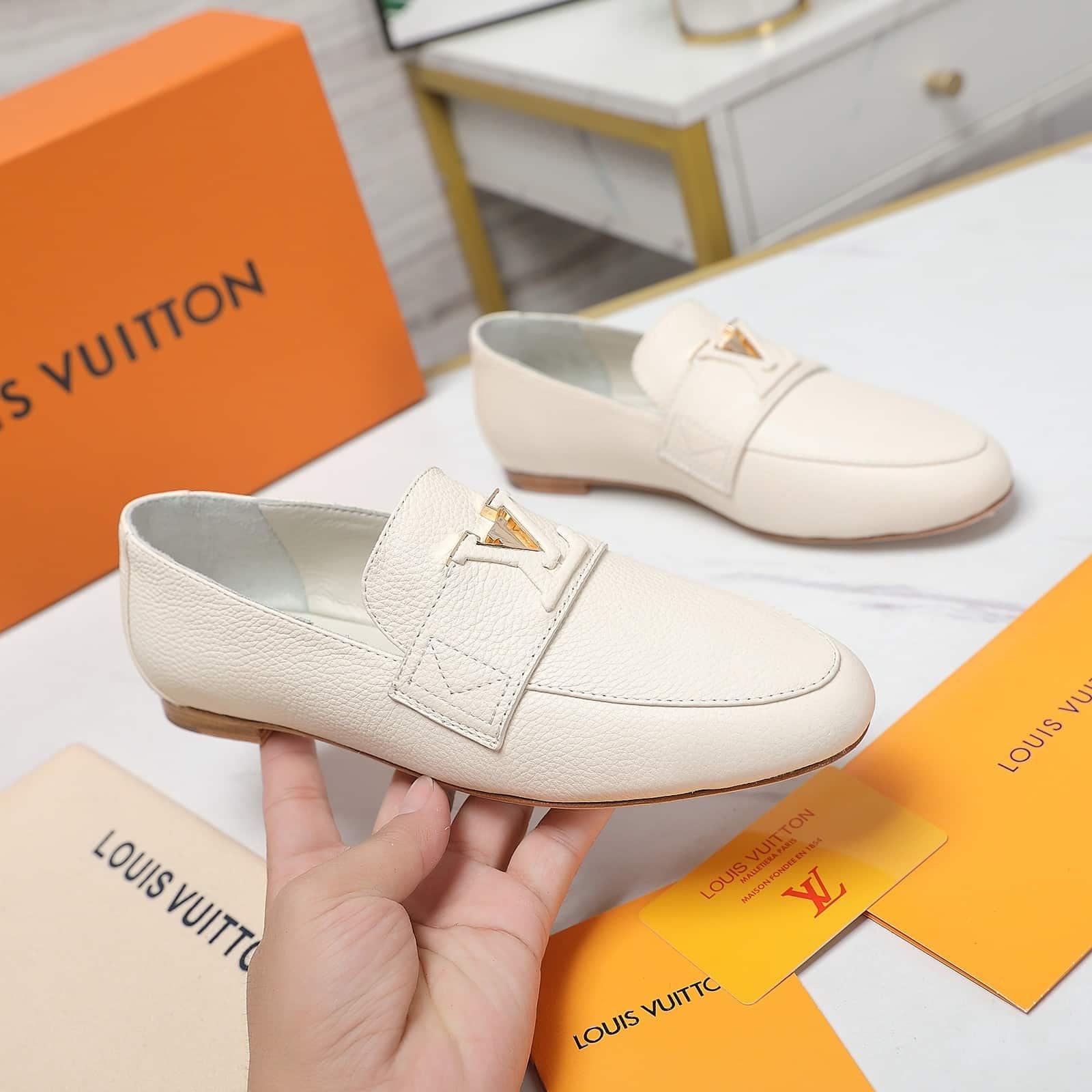 L0vis Vvtt0n Lv Capri Loafer White
