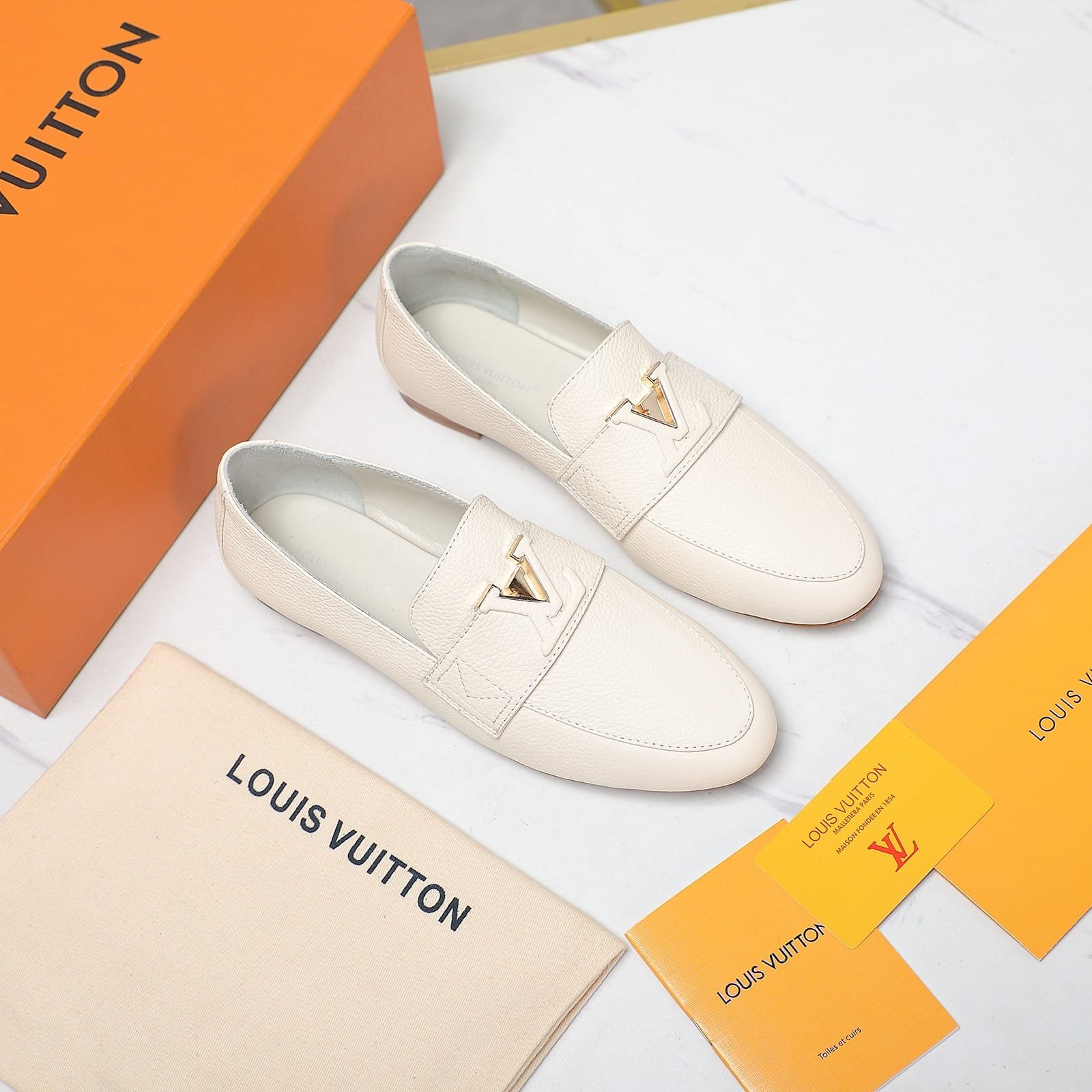 L0vis Vvtt0n Lv Capri Loafer White