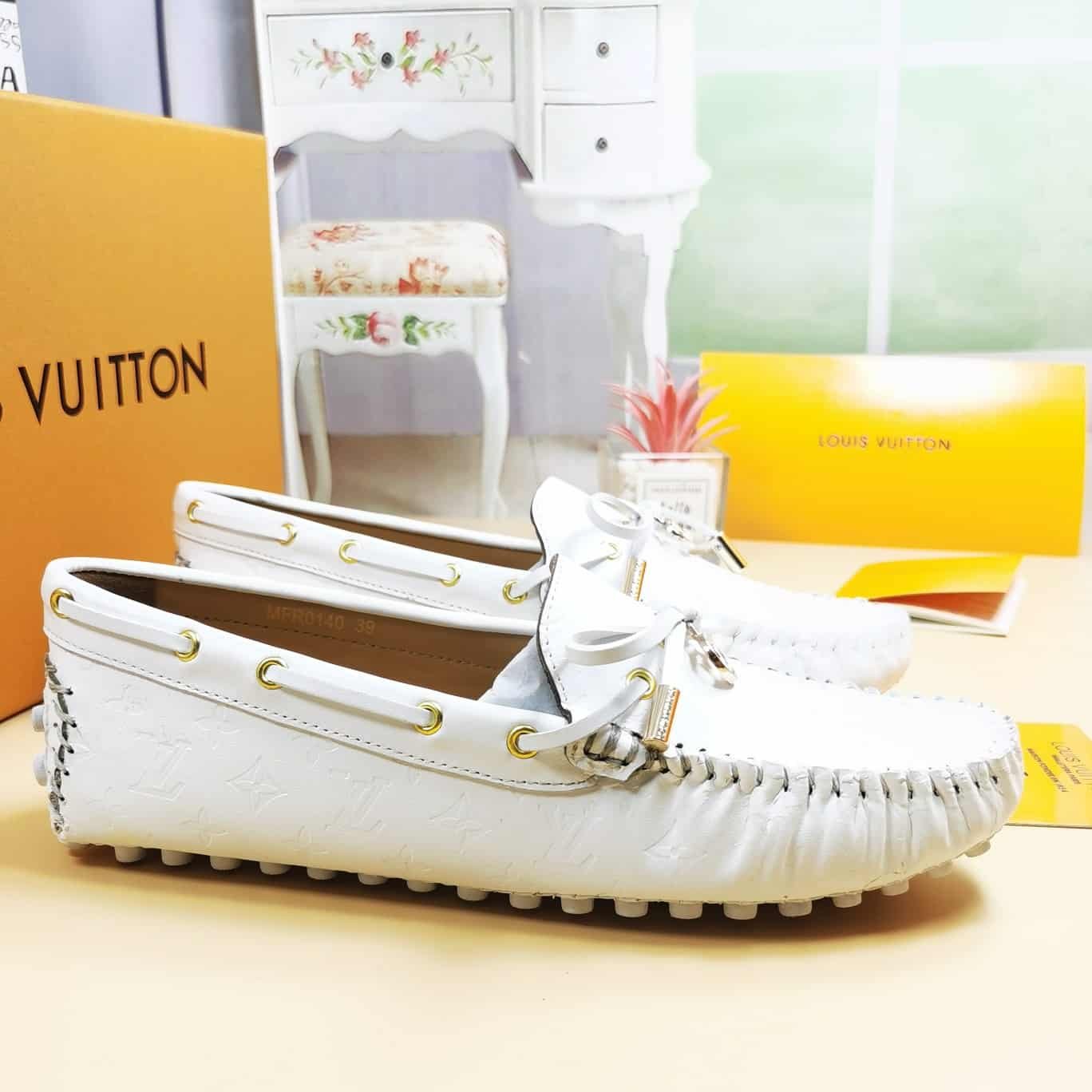 L0vis Vvtt0n Arizona Mocassin White
