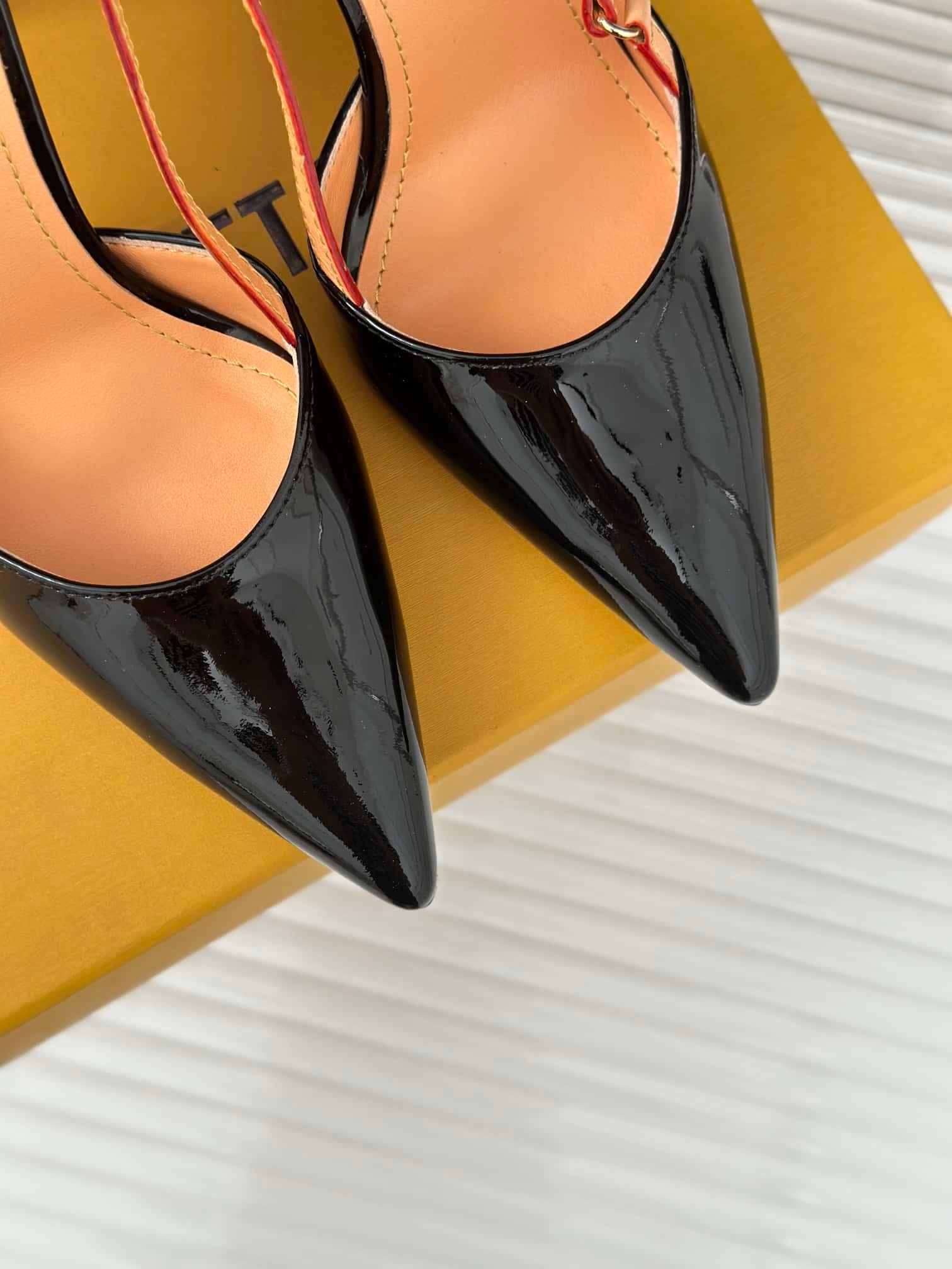 L0vis Vvtt0n Blossom Slingback Pump Black 1Ac8Np