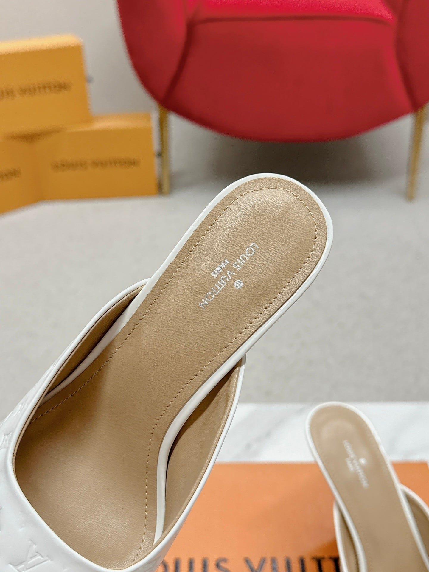 L0vis Vvtt0n S*per Mule Sandals White 1Acj51