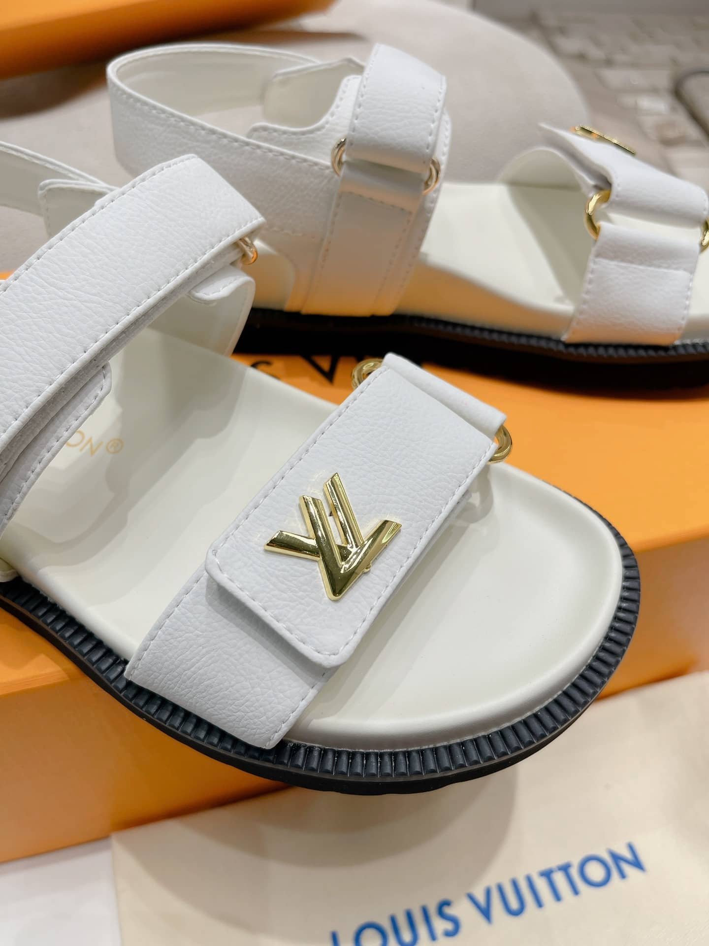 L0vis Vvtt0n Lv Sunset Flat Comfort Sandals White 1Abw7Q