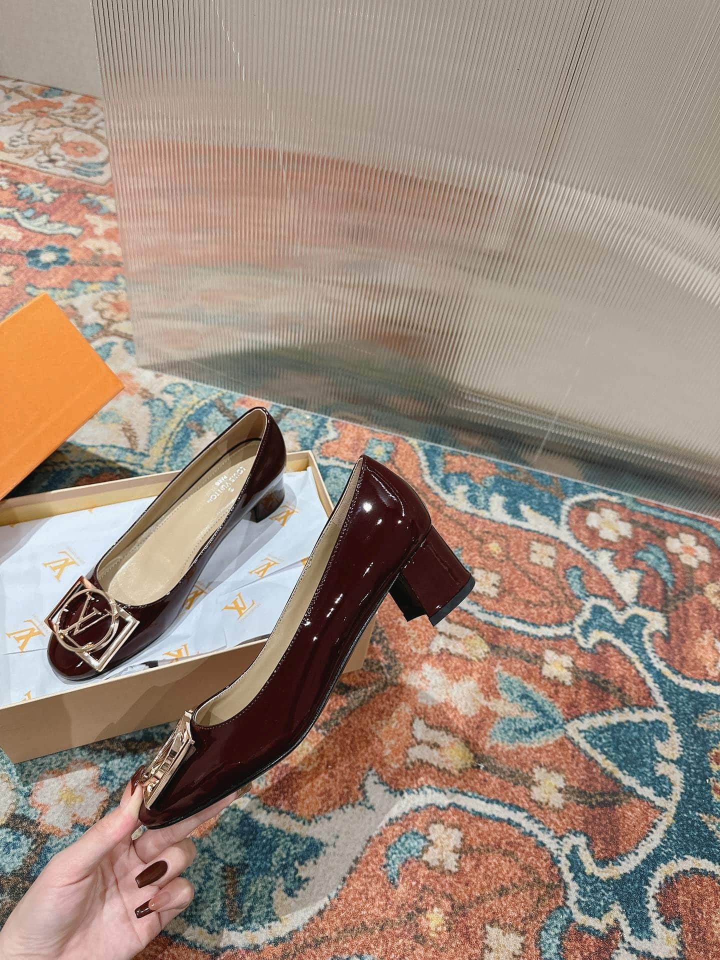 L0vis Vvtt0n Madeleine Pumps Brown