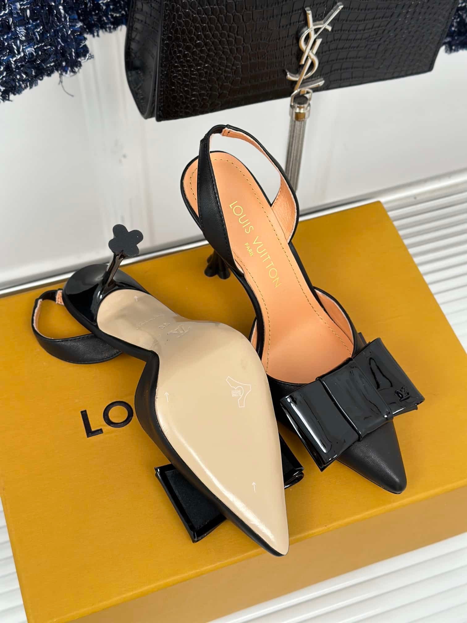 L0vis Vvtt0n Blossom Slingback Pump Black 1Acaps