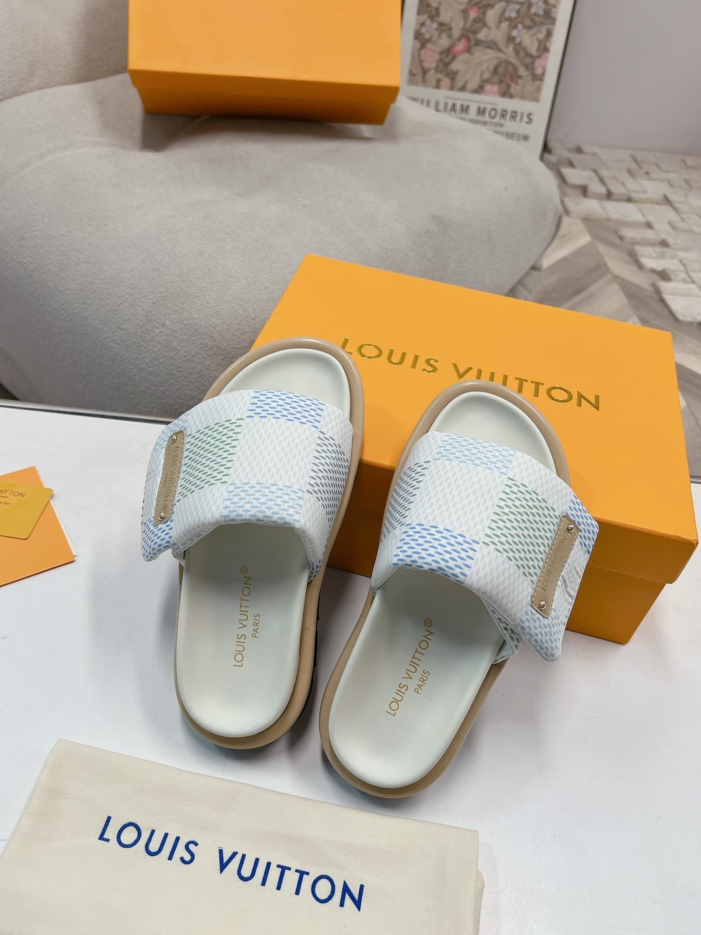 L0vis Vvtt0n Pool Pillow Flat Comfort Mule Sandals Light Blue 1Actwm