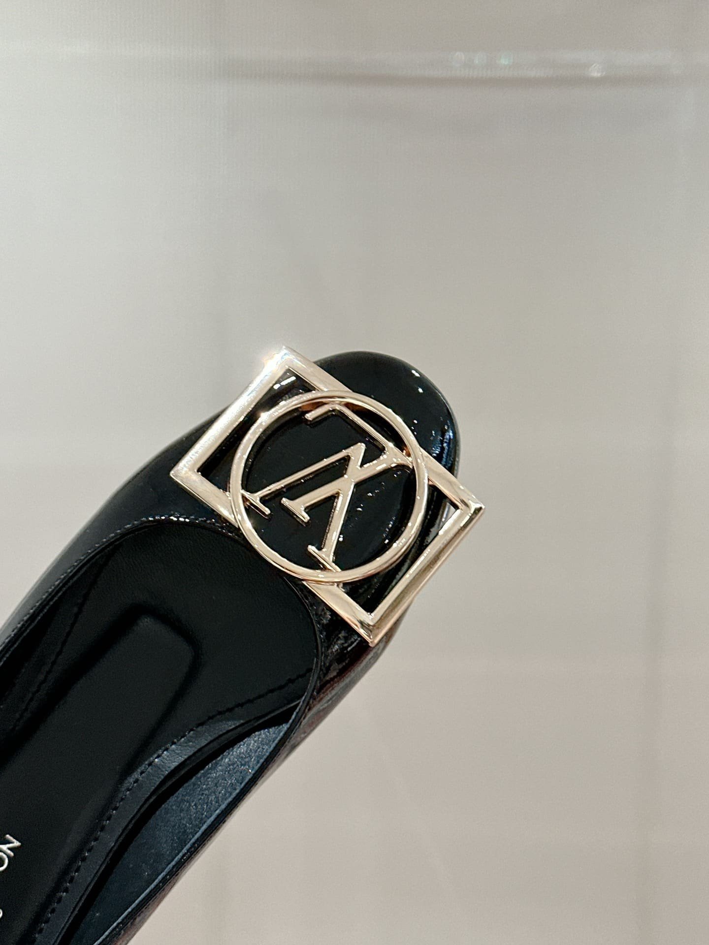 L0vis Vvtt0n Madeleine Flat Black