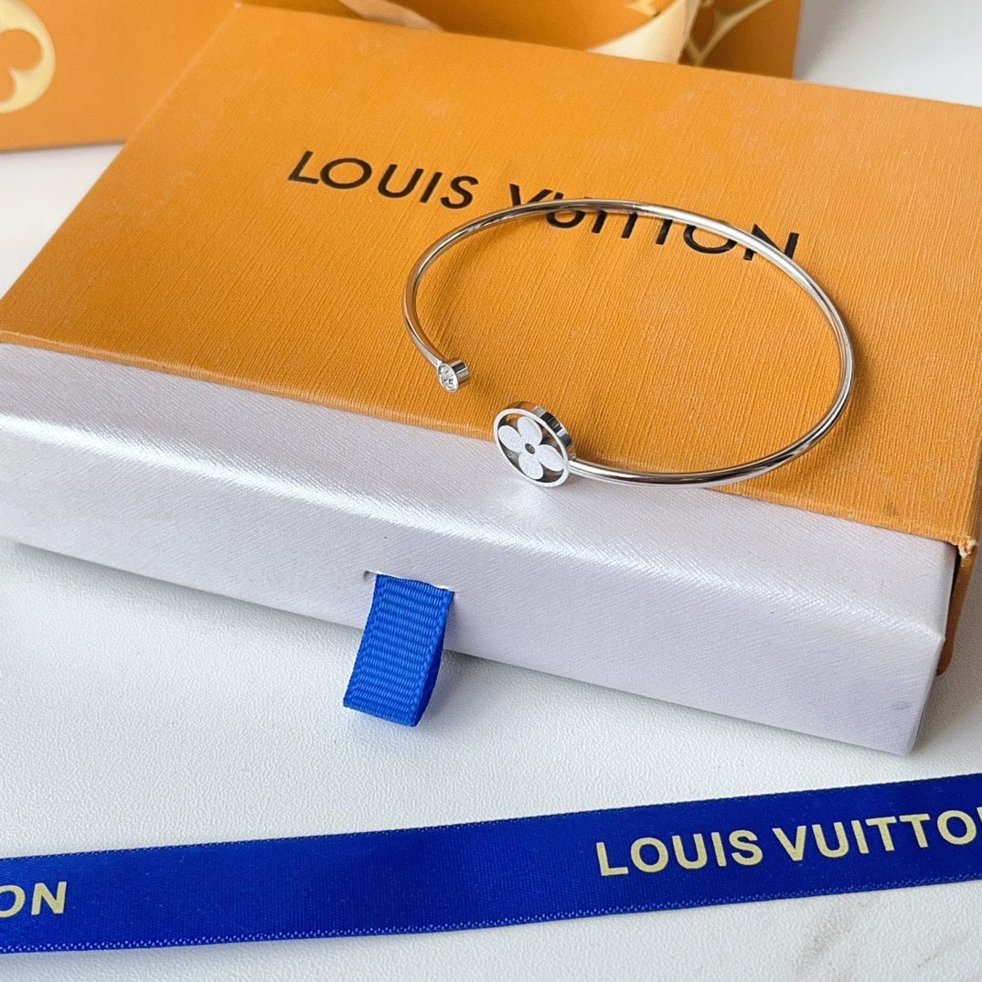 L0vis Vvtt0n Idylle Blossom Twist Bracelet White Gold Tone Q95537