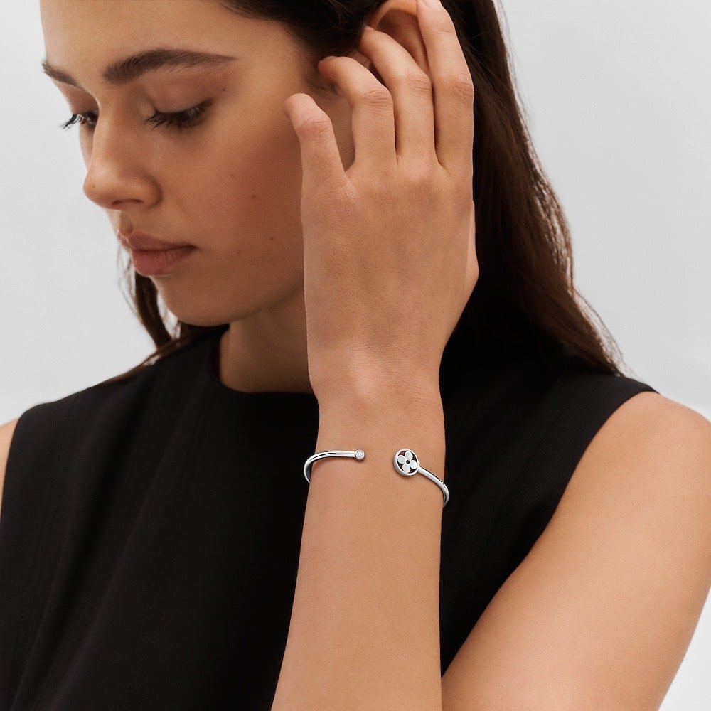 L0vis Vvtt0n Idylle Blossom Twist Bracelet White Gold Tone Q95537