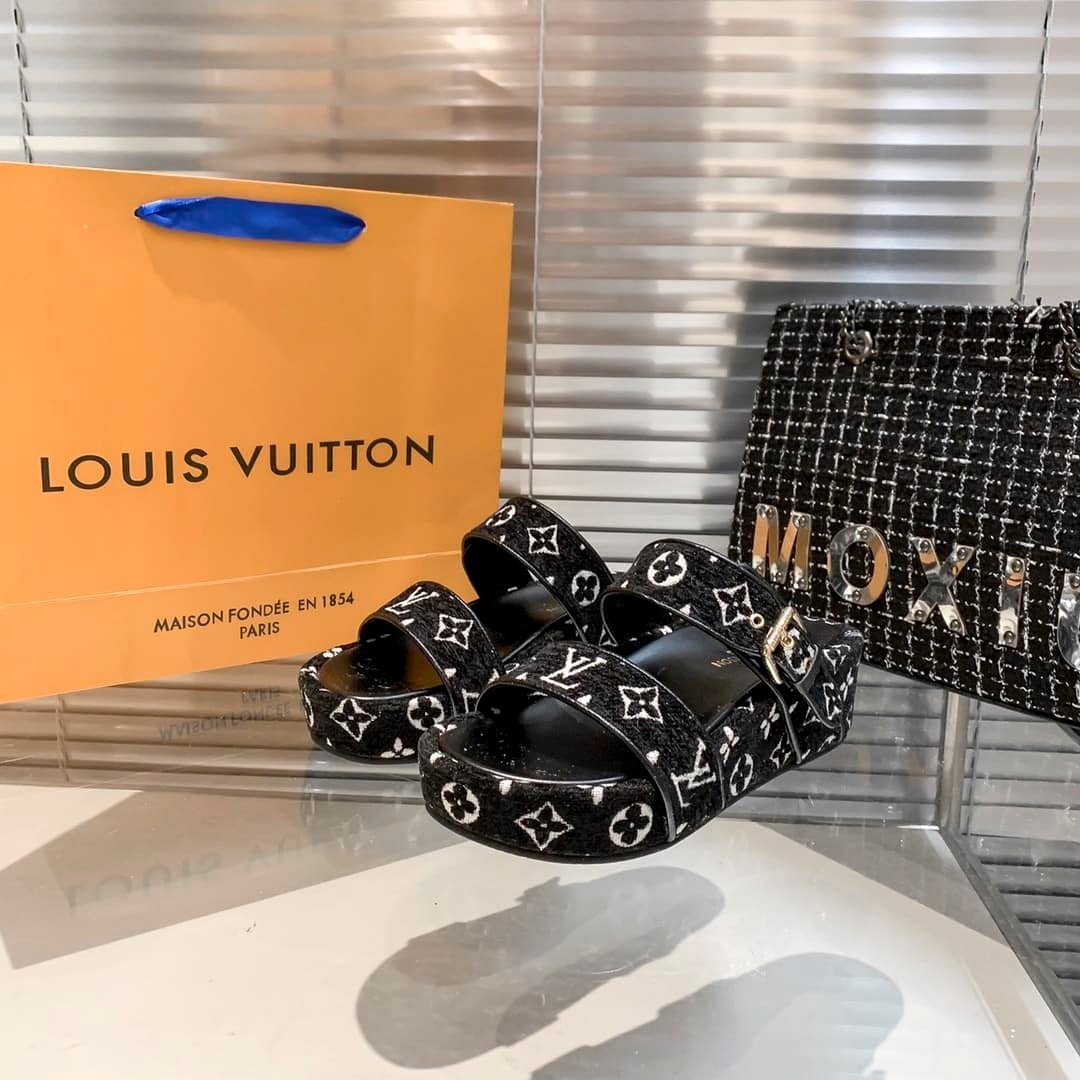 L0vis Vvtt0n Two Strap Sandal Black