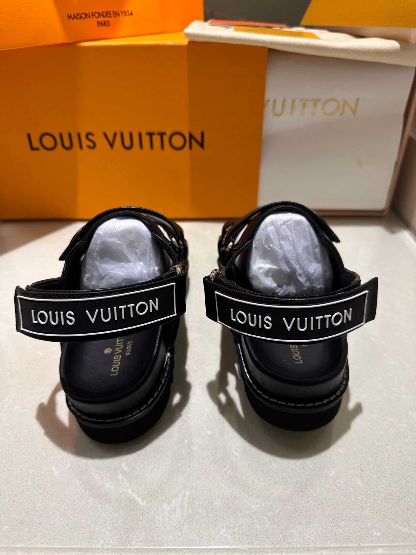 L0vis Vvtt0n Paseo Flat Comfort Sandals Black 1Ab0Xt