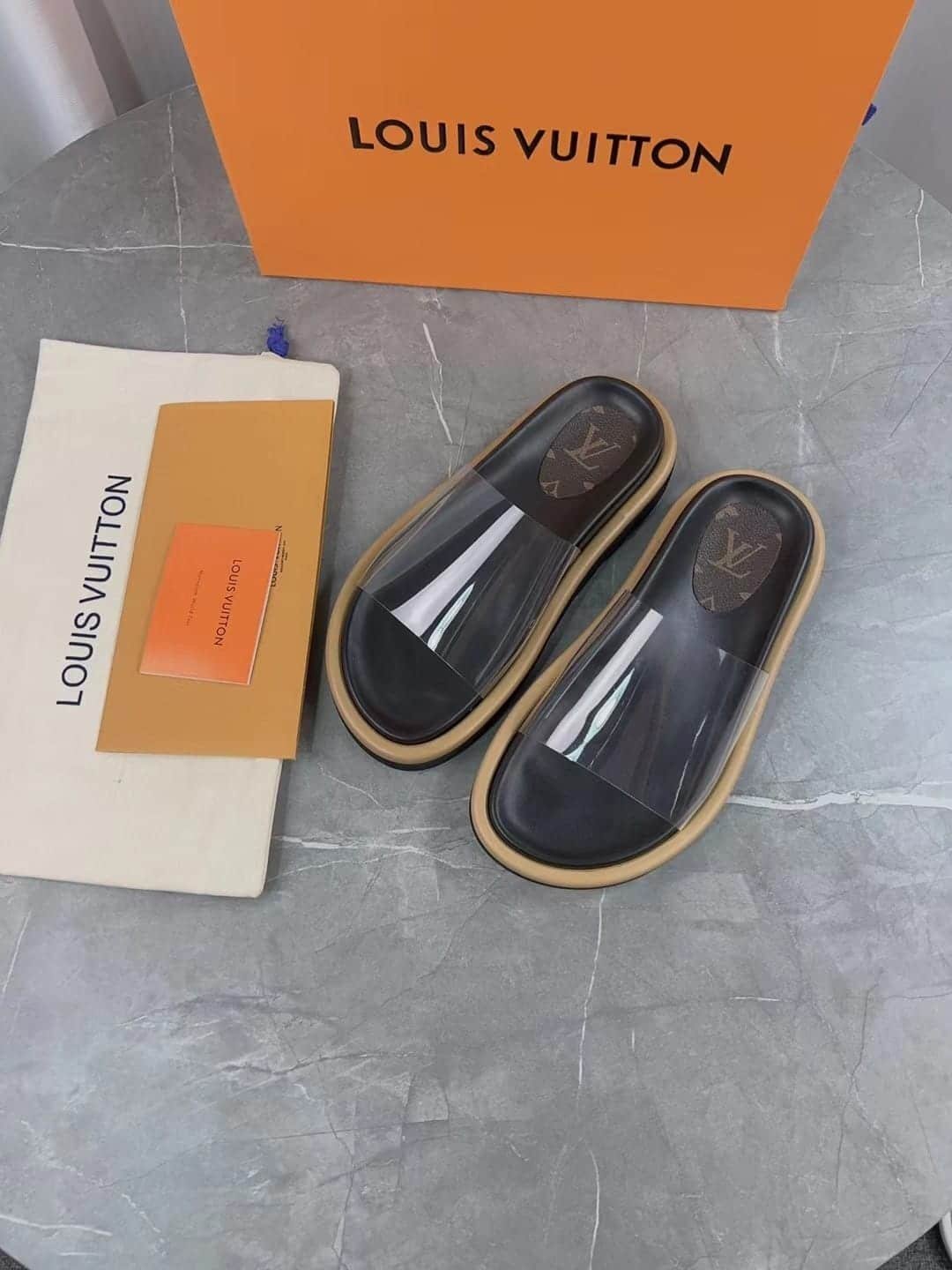 L0vis Vvtt0n Transparent Slippers Black