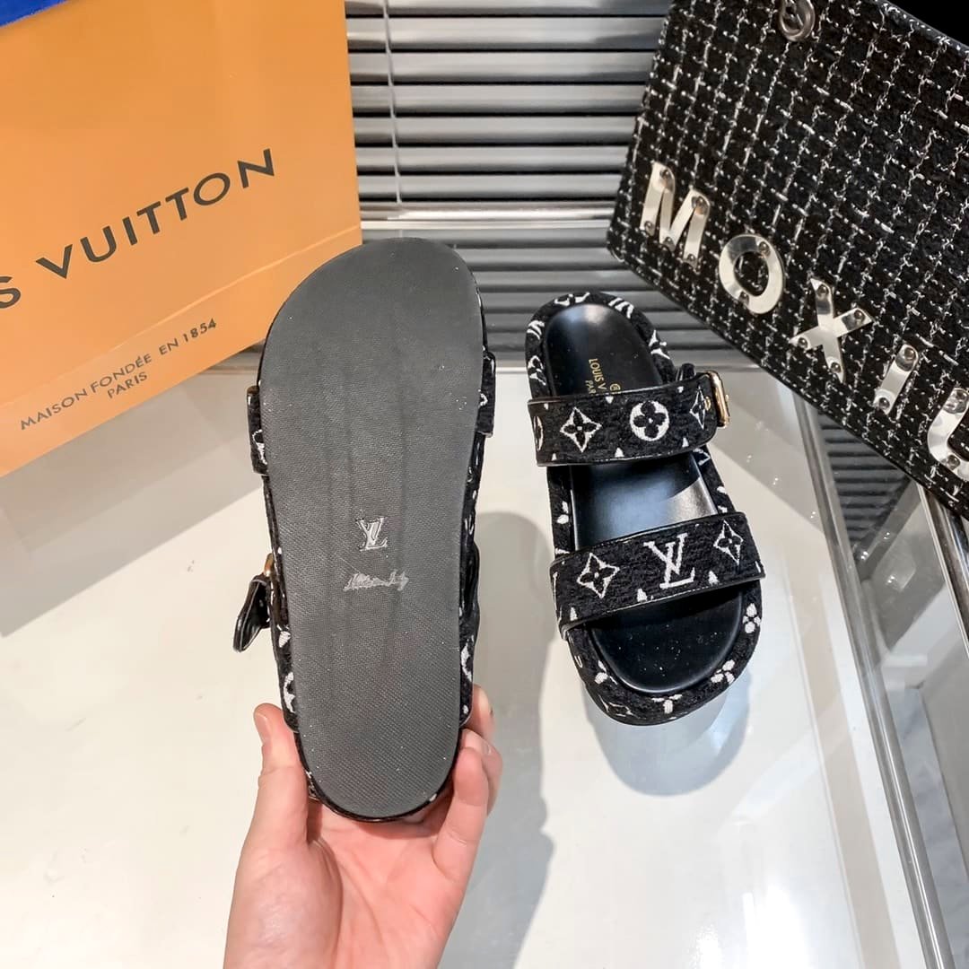 L0vis Vvtt0n Two Strap Sandal Black