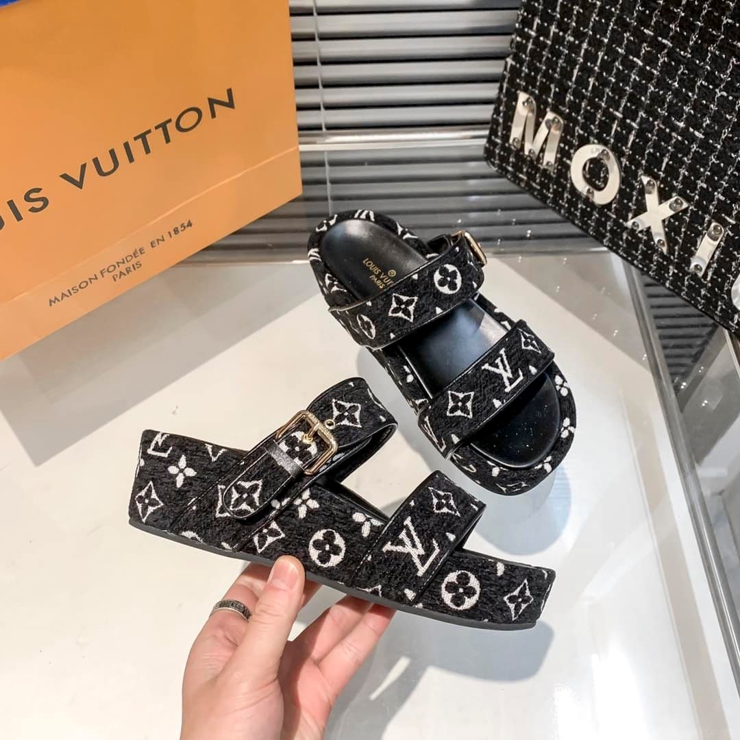 L0vis Vvtt0n Two Strap Sandal Black