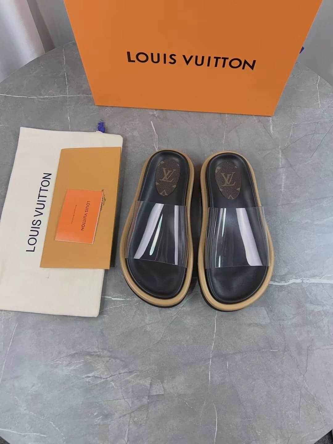 L0vis Vvtt0n Transparent Slippers Black