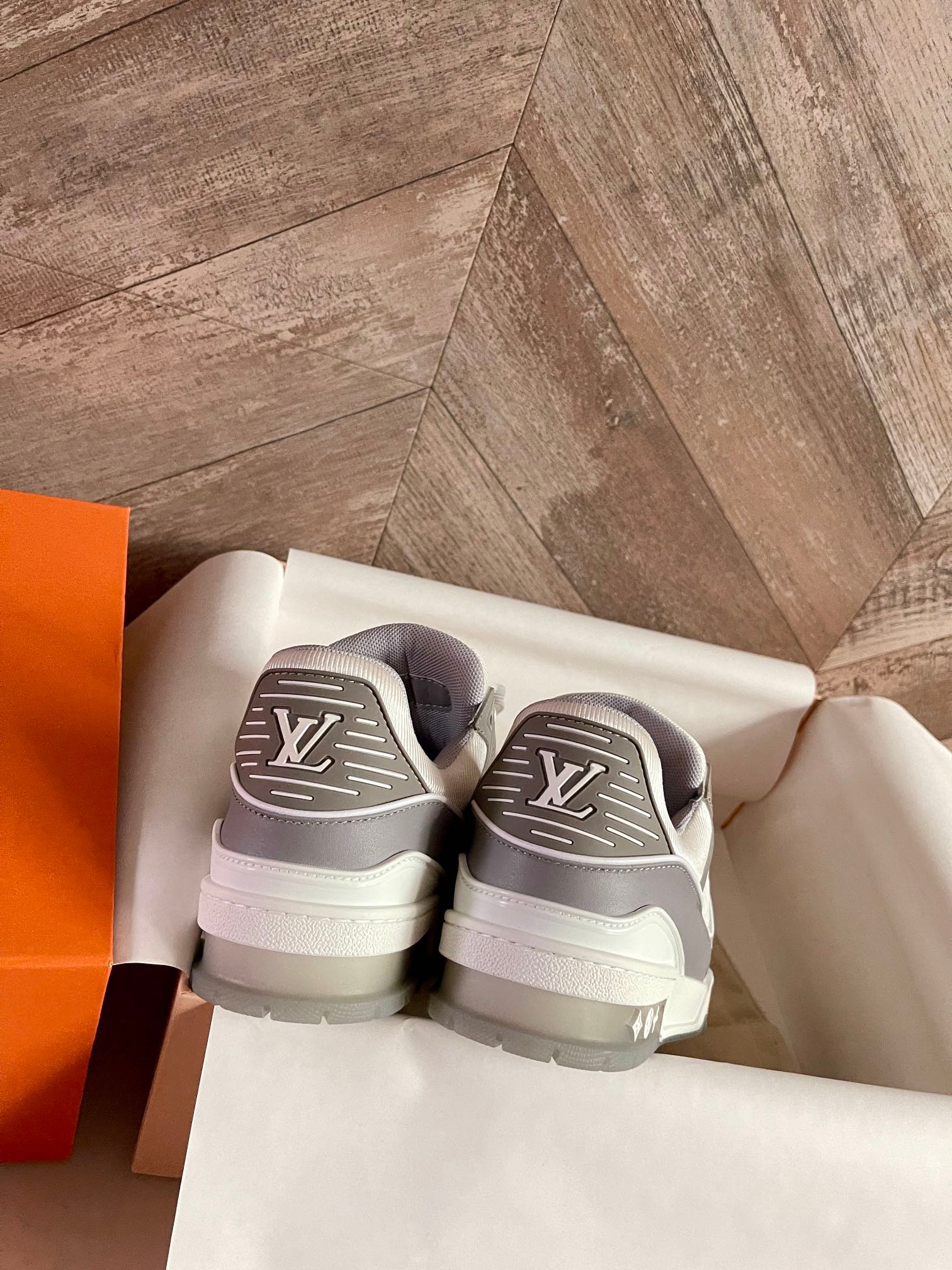 L0vis Vvtt0n Lv Trainer Sneaker Grey White 1A8Kba