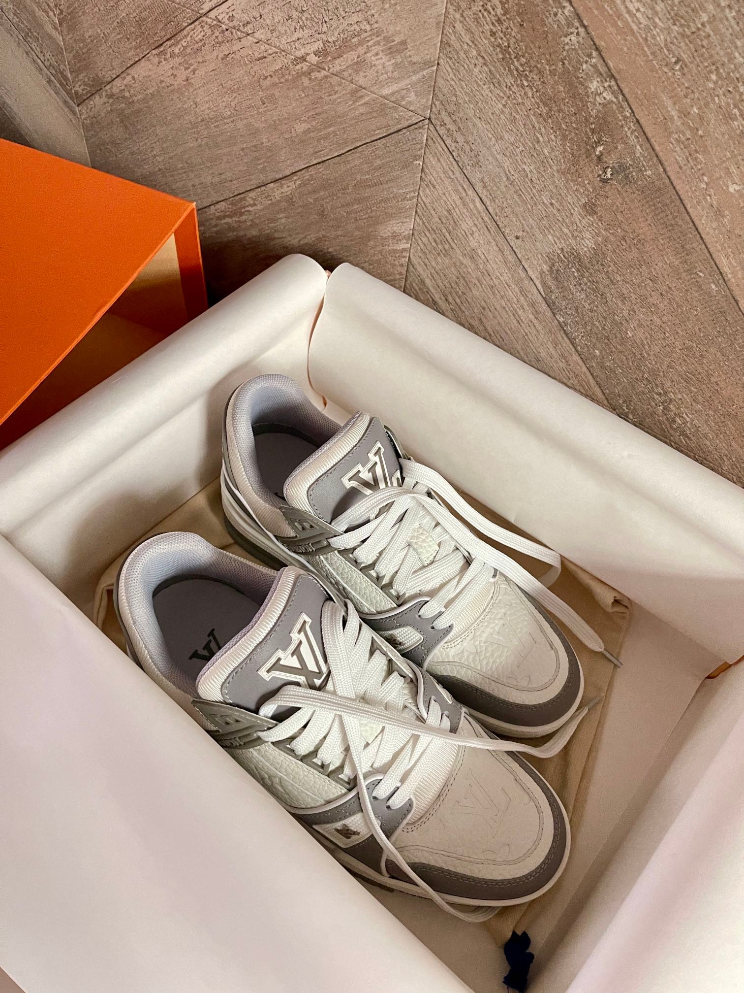 L0vis Vvtt0n Lv Trainer Sneaker Grey White 1A8Kba