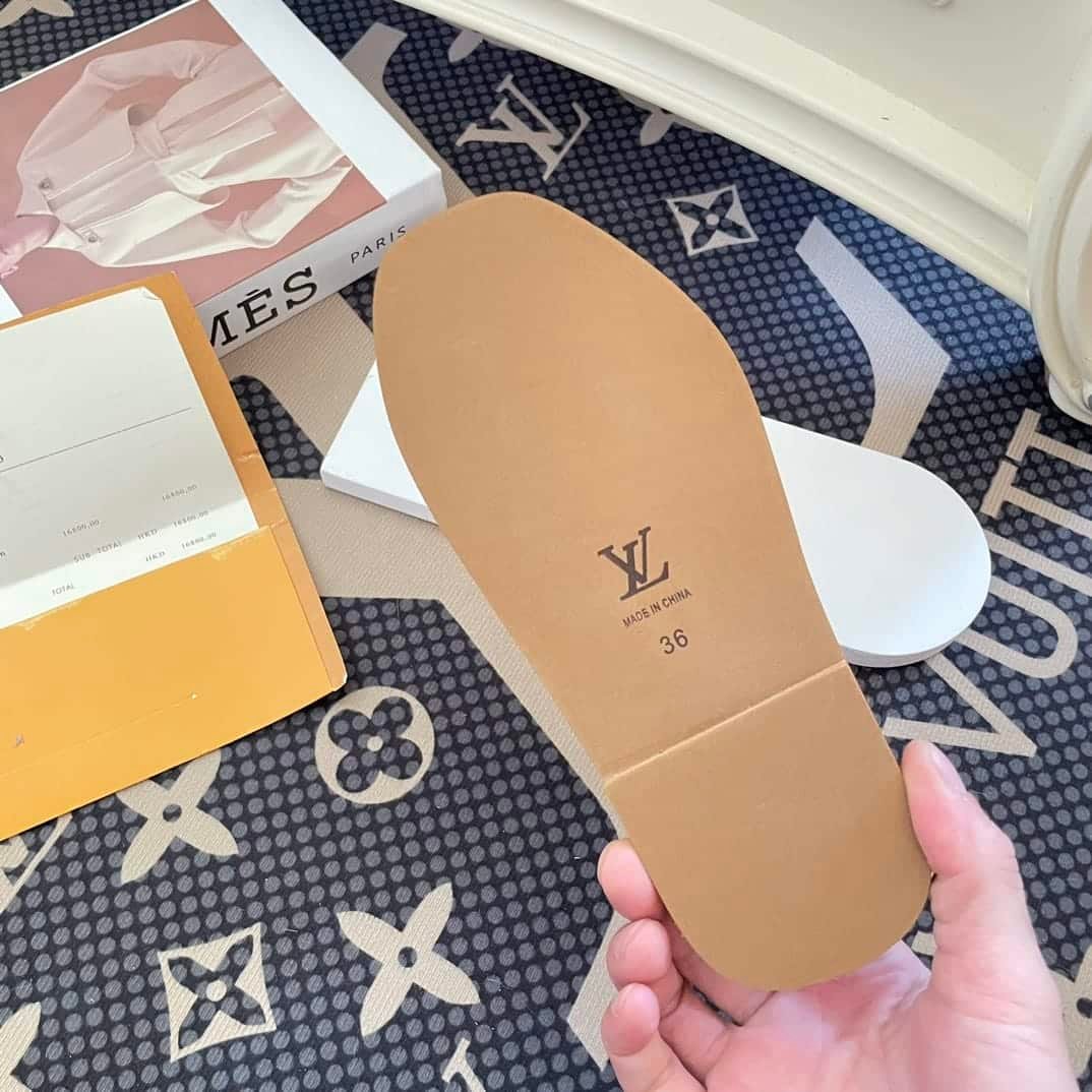 L0vis Vvtt0n Cross Strap Flat Slides Light Pink