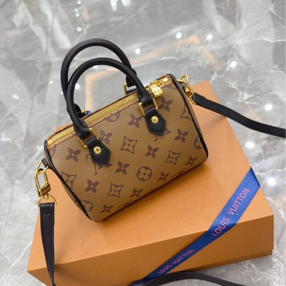 L0vis Vvtt0n Nano Speedy Monogram Reverse Coated Canvas 16Cm M83688