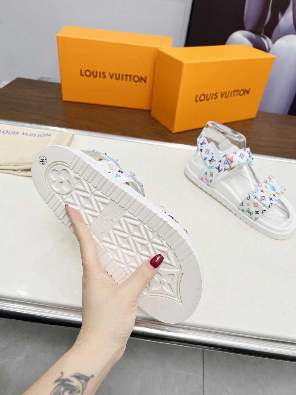 L0vis Vvtt0n X Murakami Lv Sunset Flat Comfort Sandal White 1Agxeq