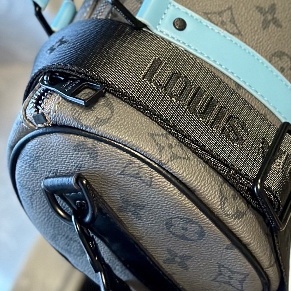L0vis Vvtt0n Keepall Bandoulière 25 Monogram Eclipse Reverse Turquoise 25Cm M11645