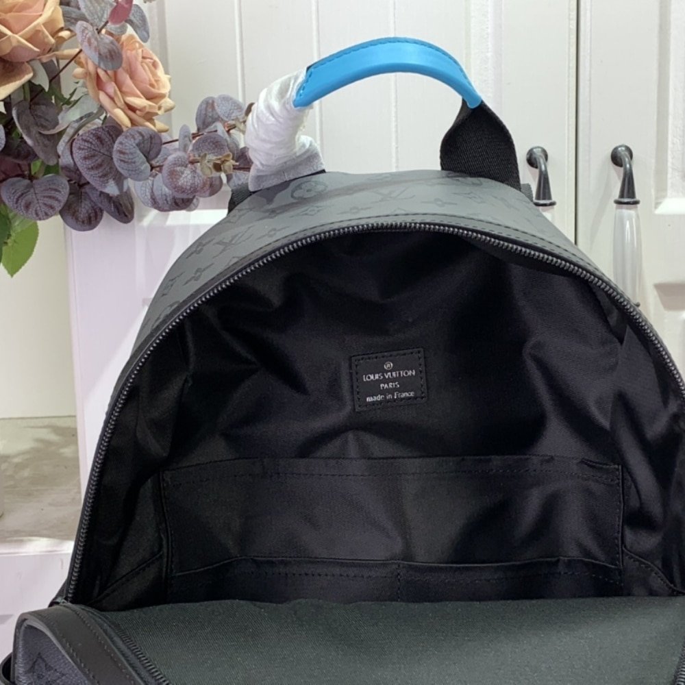 L0vis Vvtt0n Discovery Backpack PM Monogram Eclipse Reverse 38Cm M11641