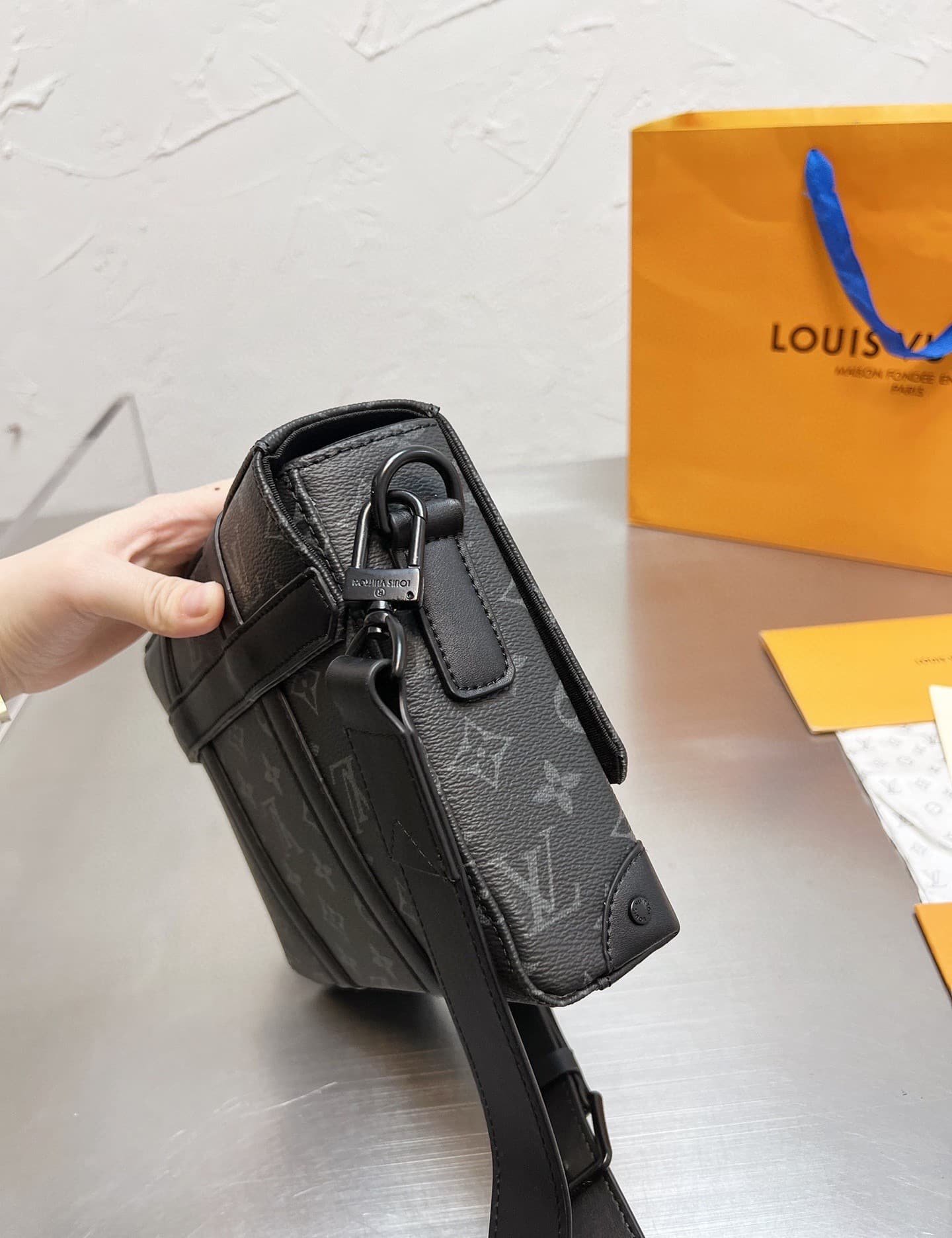 L0vis Vvtt0n Trunk Messenger 20Cm M45727